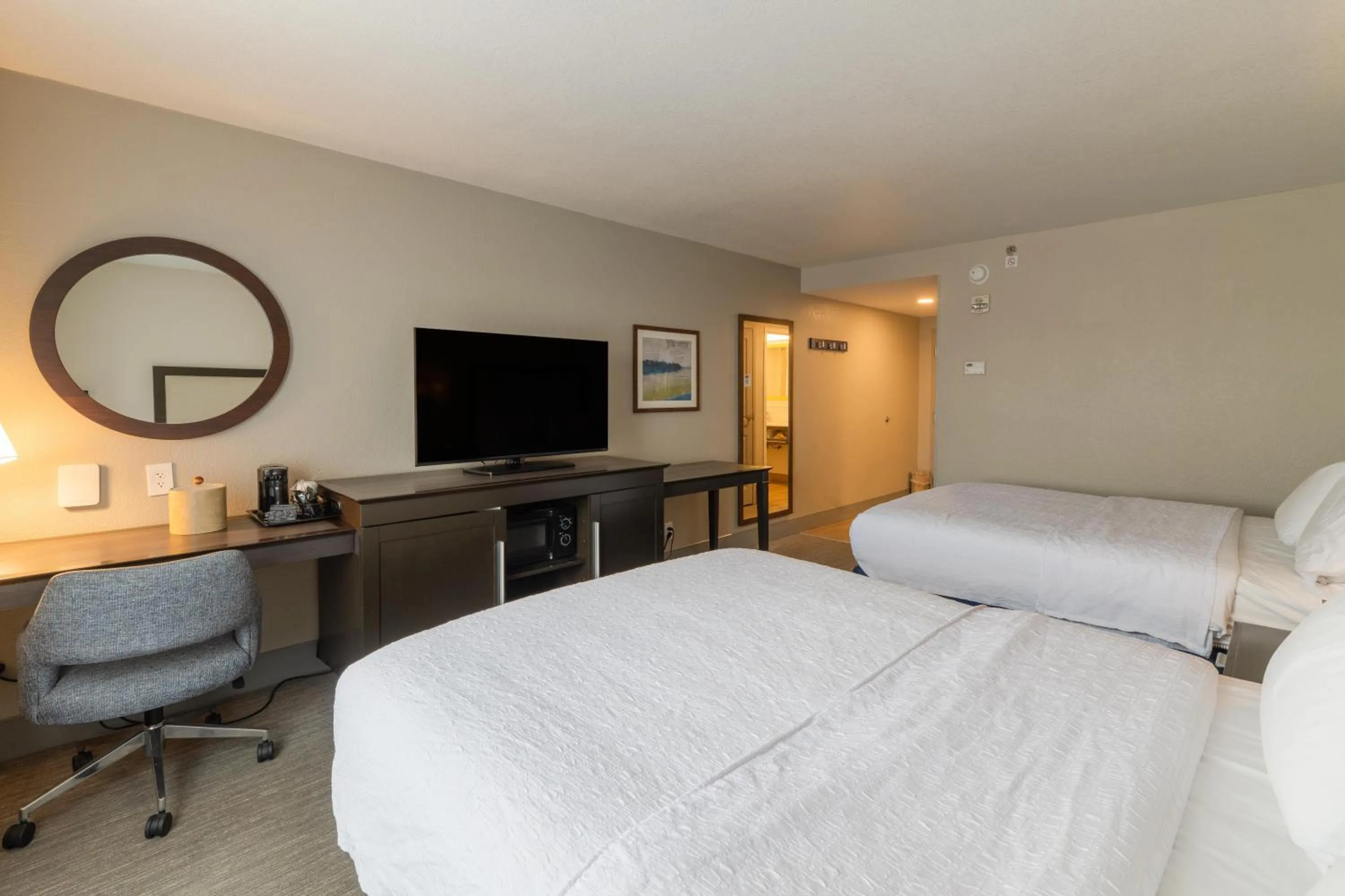 Bed in Hampton Inn & Suites-Florence Downtown