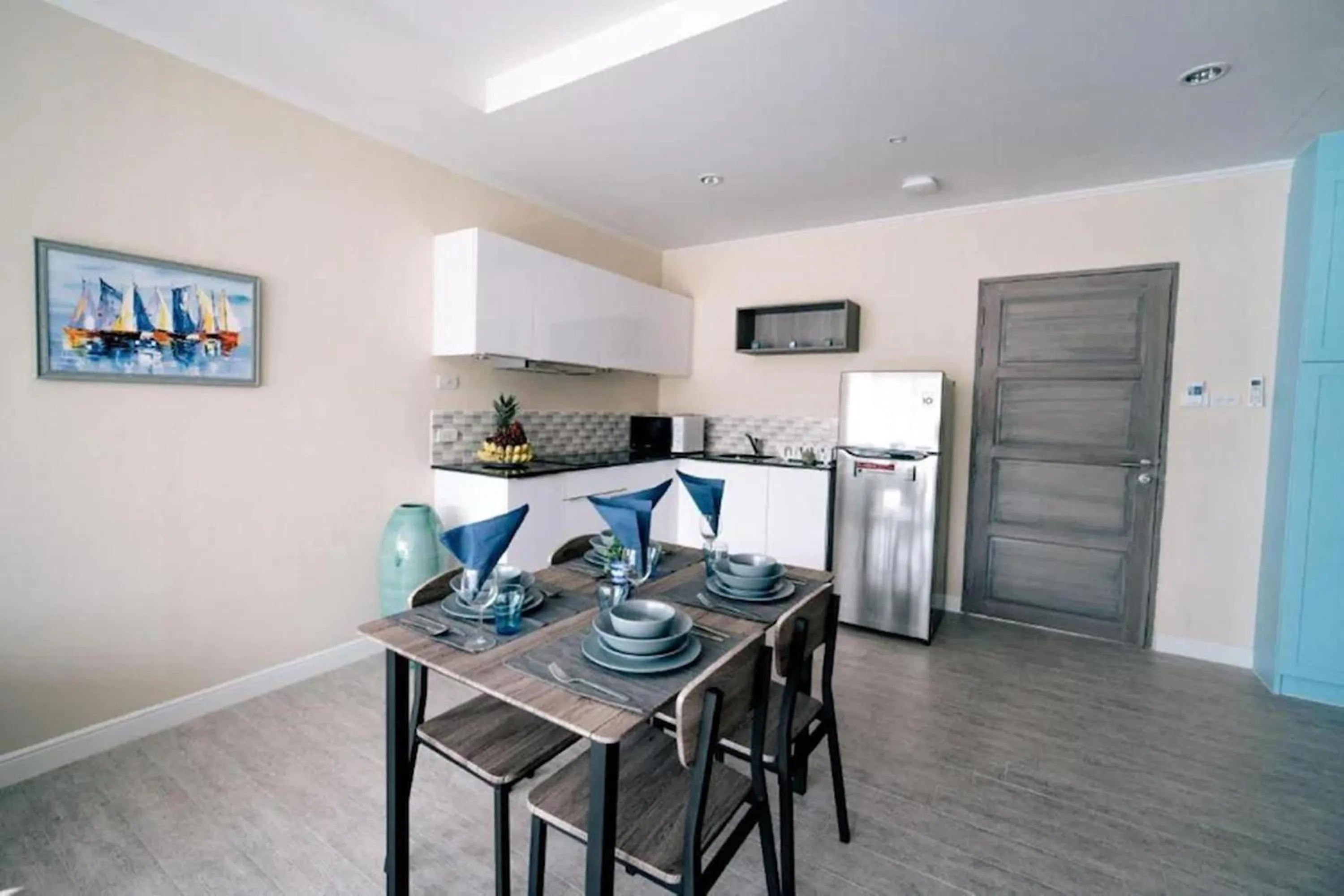 Dining area in Surf & Sand Resort