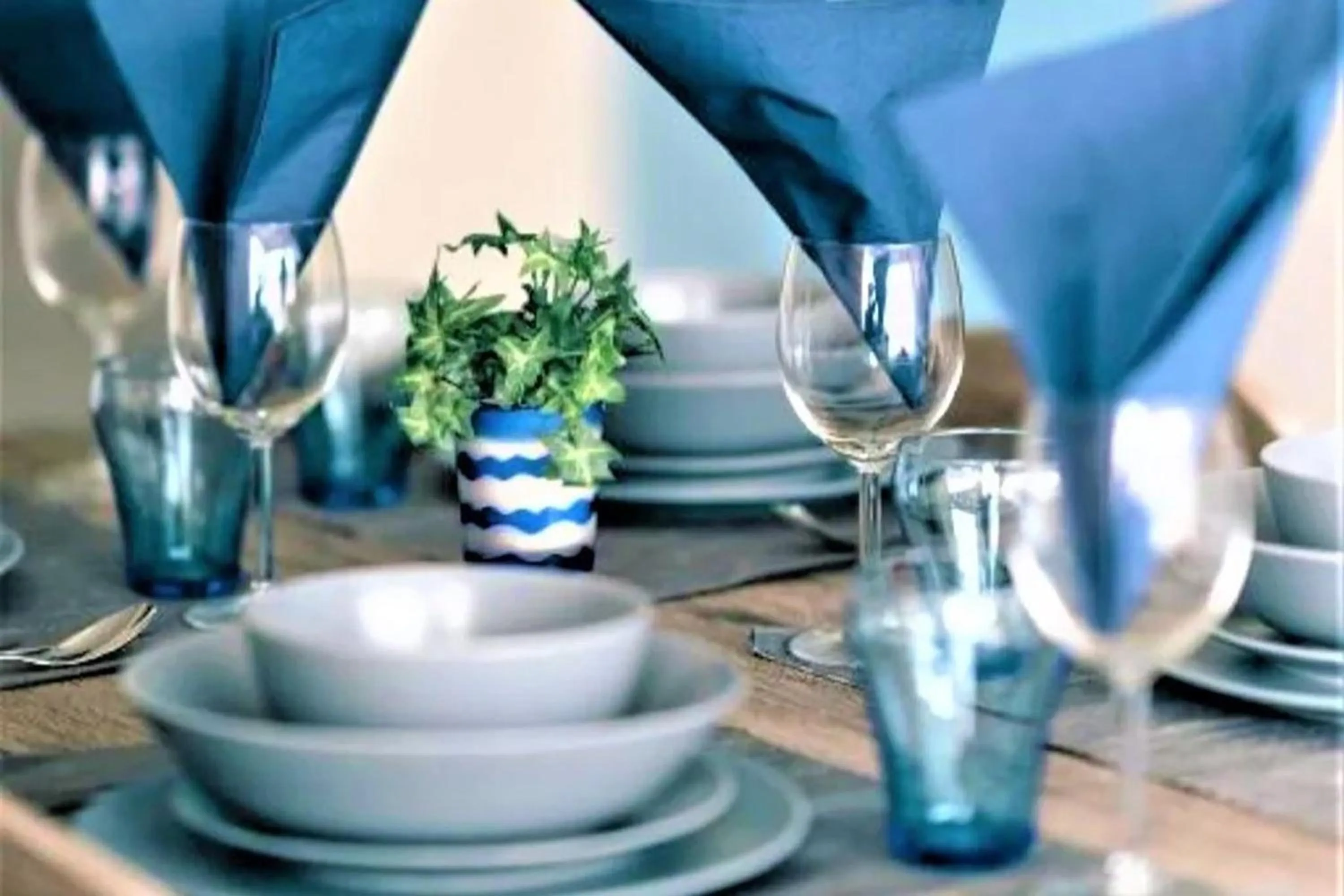 Dining area in Surf & Sand Resort