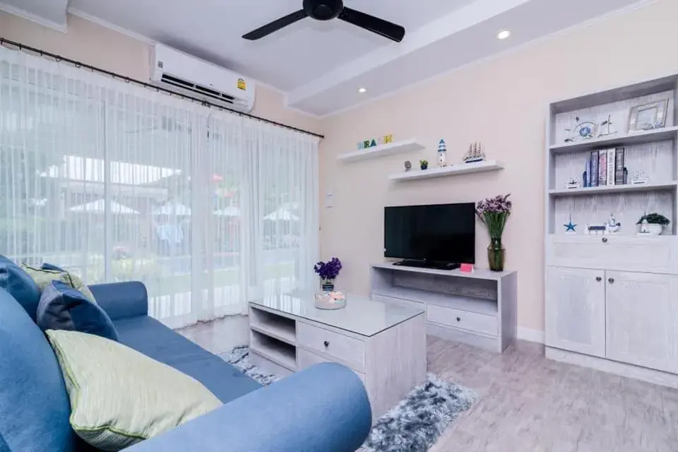 Apartment with Pool View in Surf and Sand Resort Apartment with Pool View in Surf and Sand Resort