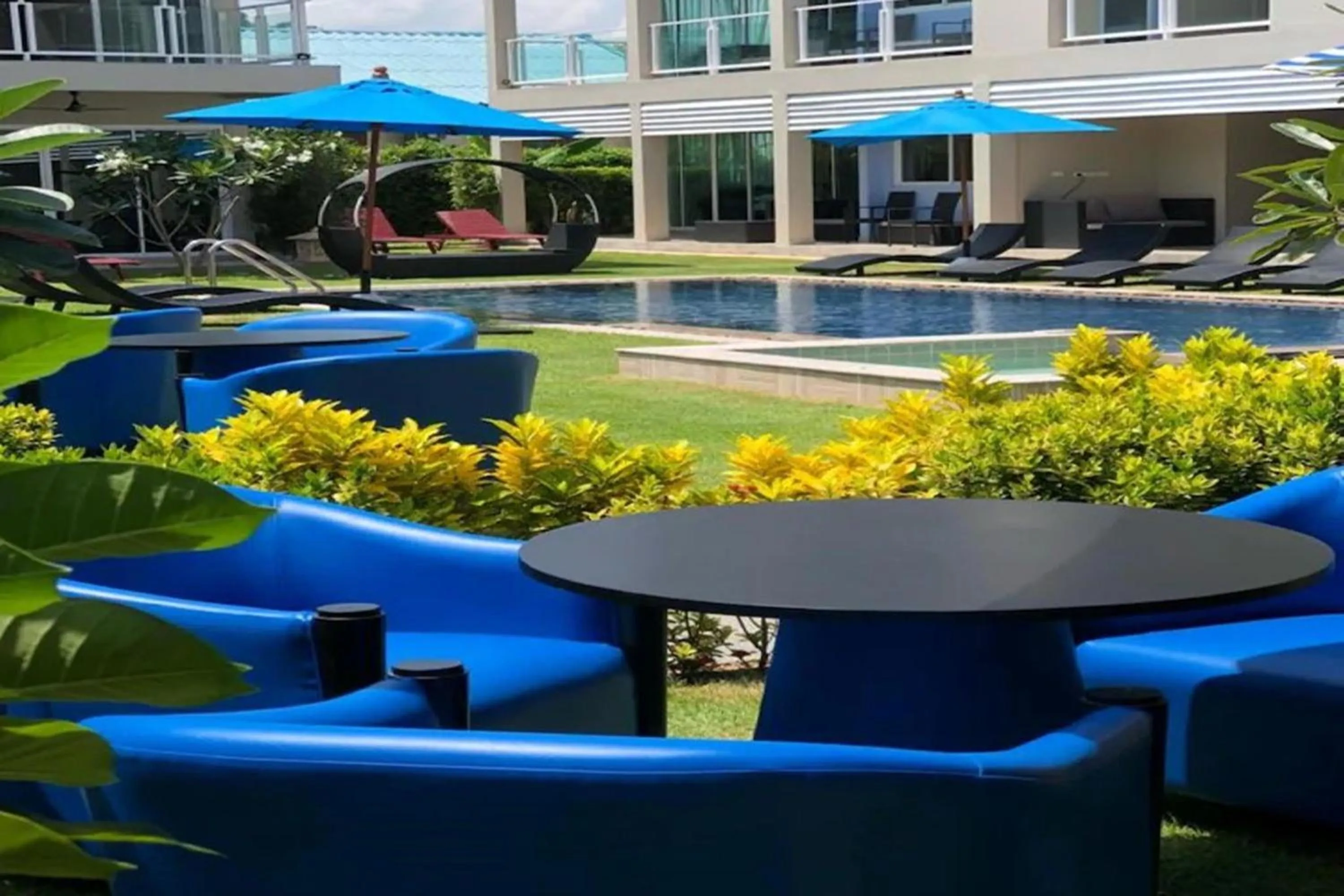 Swimming pool in Surf & Sand Resort