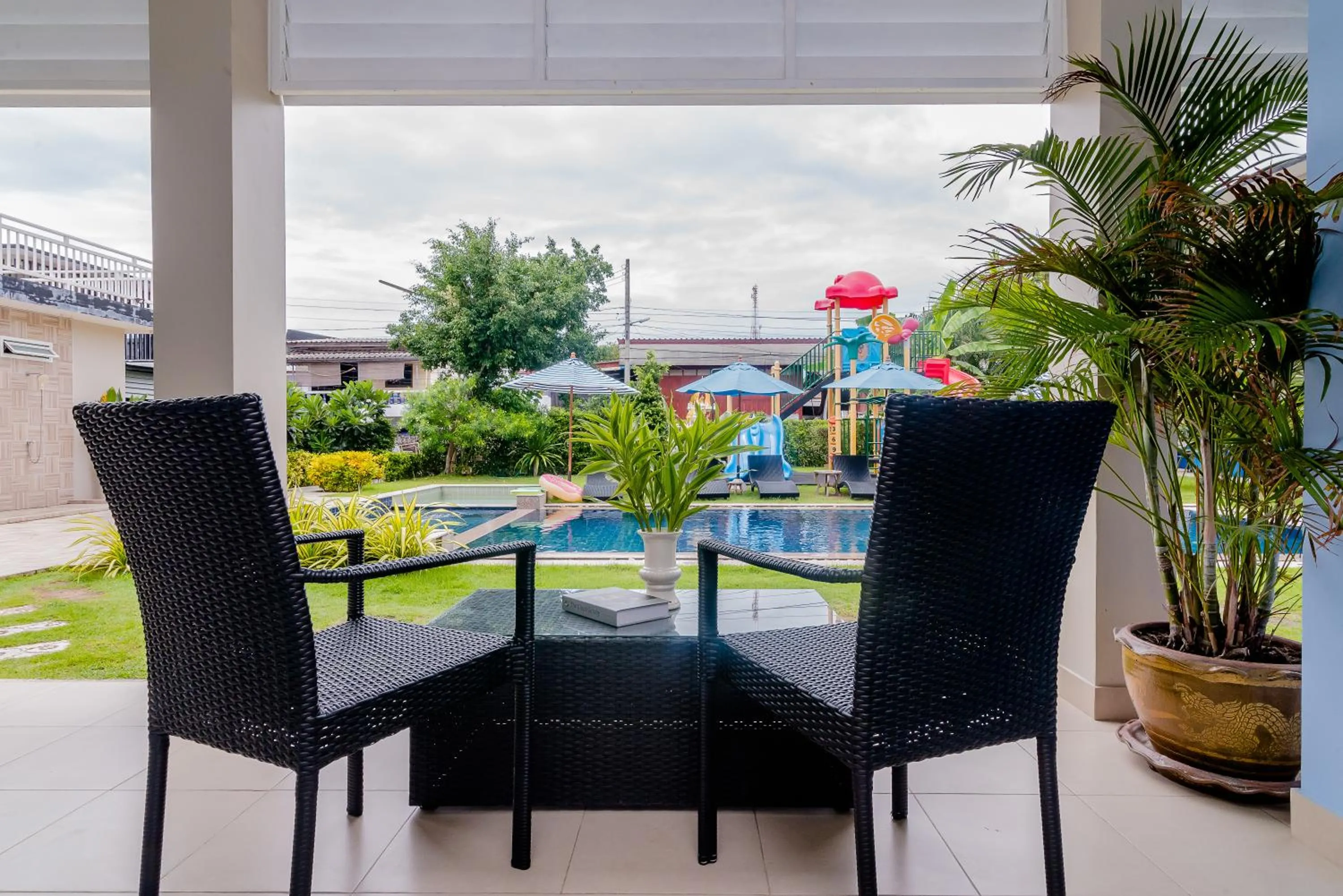 Balcony/Terrace in Surf and Sand Resort