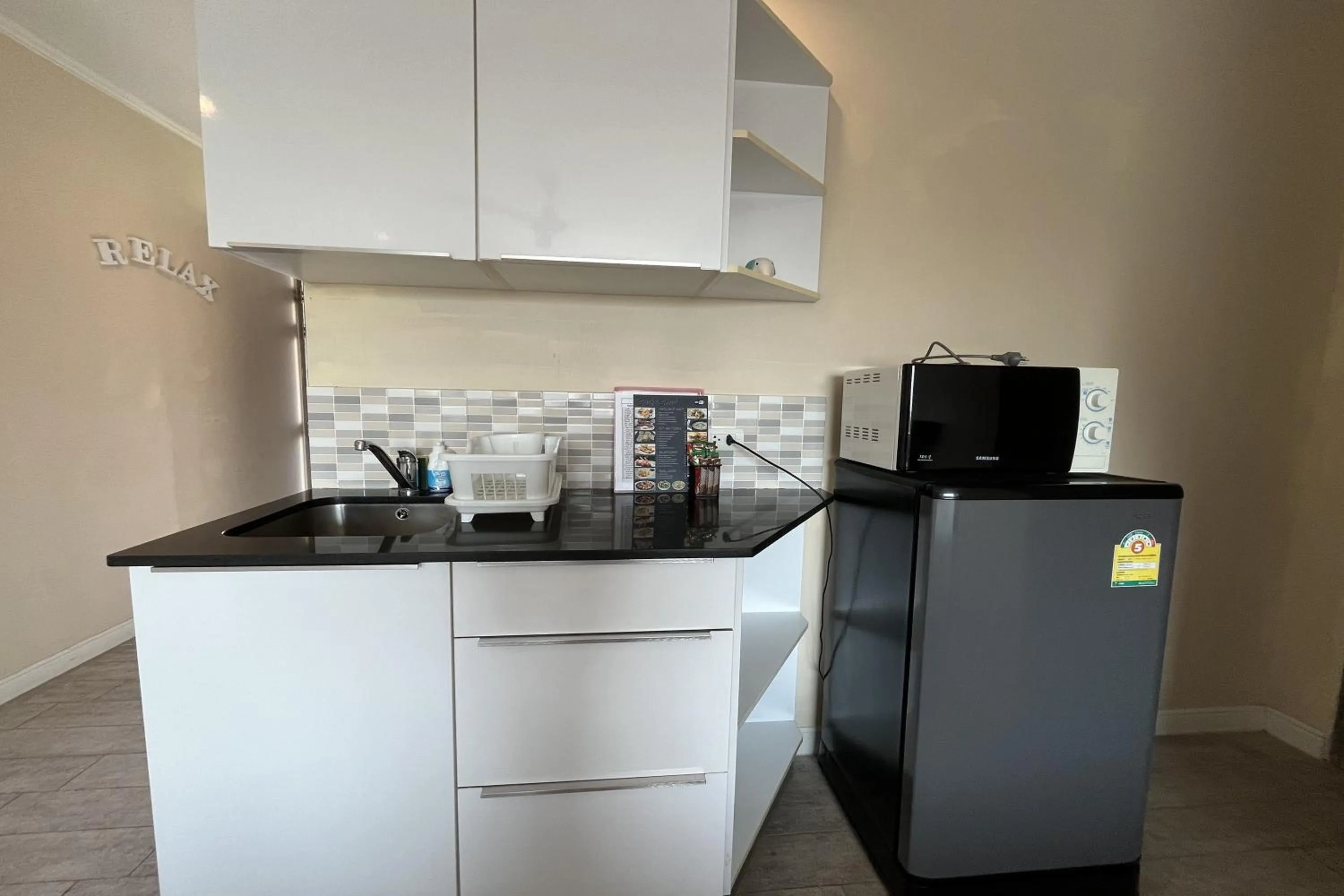 dishwasher in Surf & Sand Resort