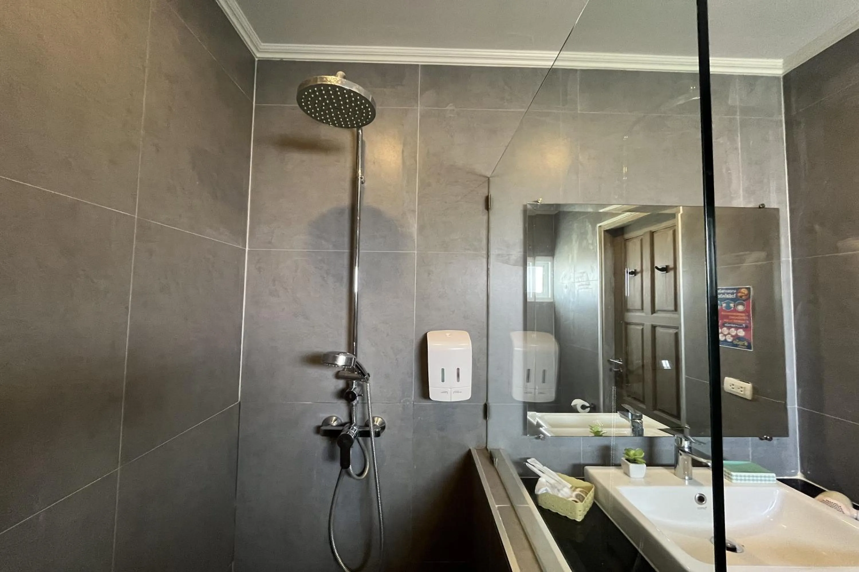 Shower in Surf & Sand Resort