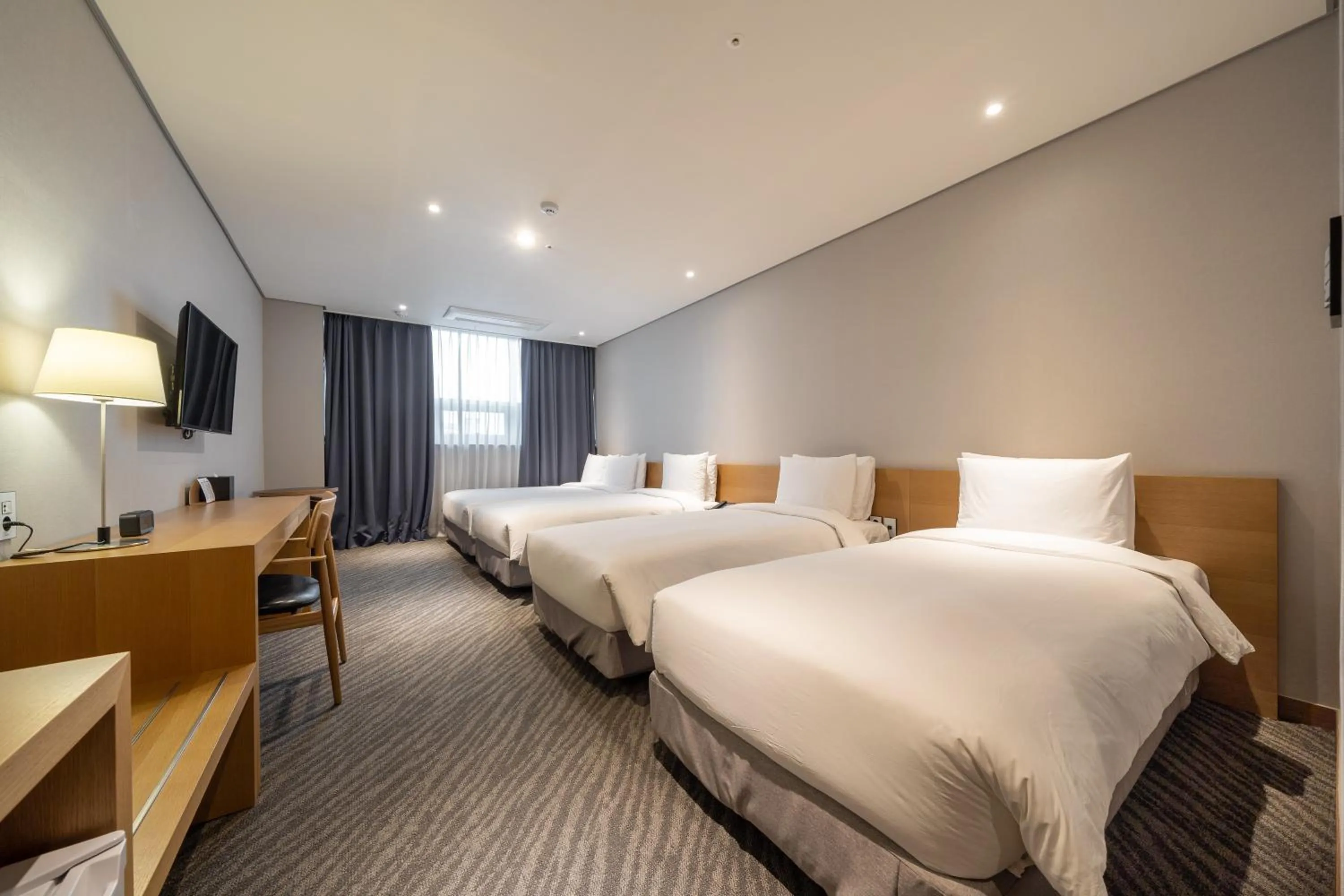 Bedroom, Bed in Ramada by Wyndham Seoul Dongdaemun