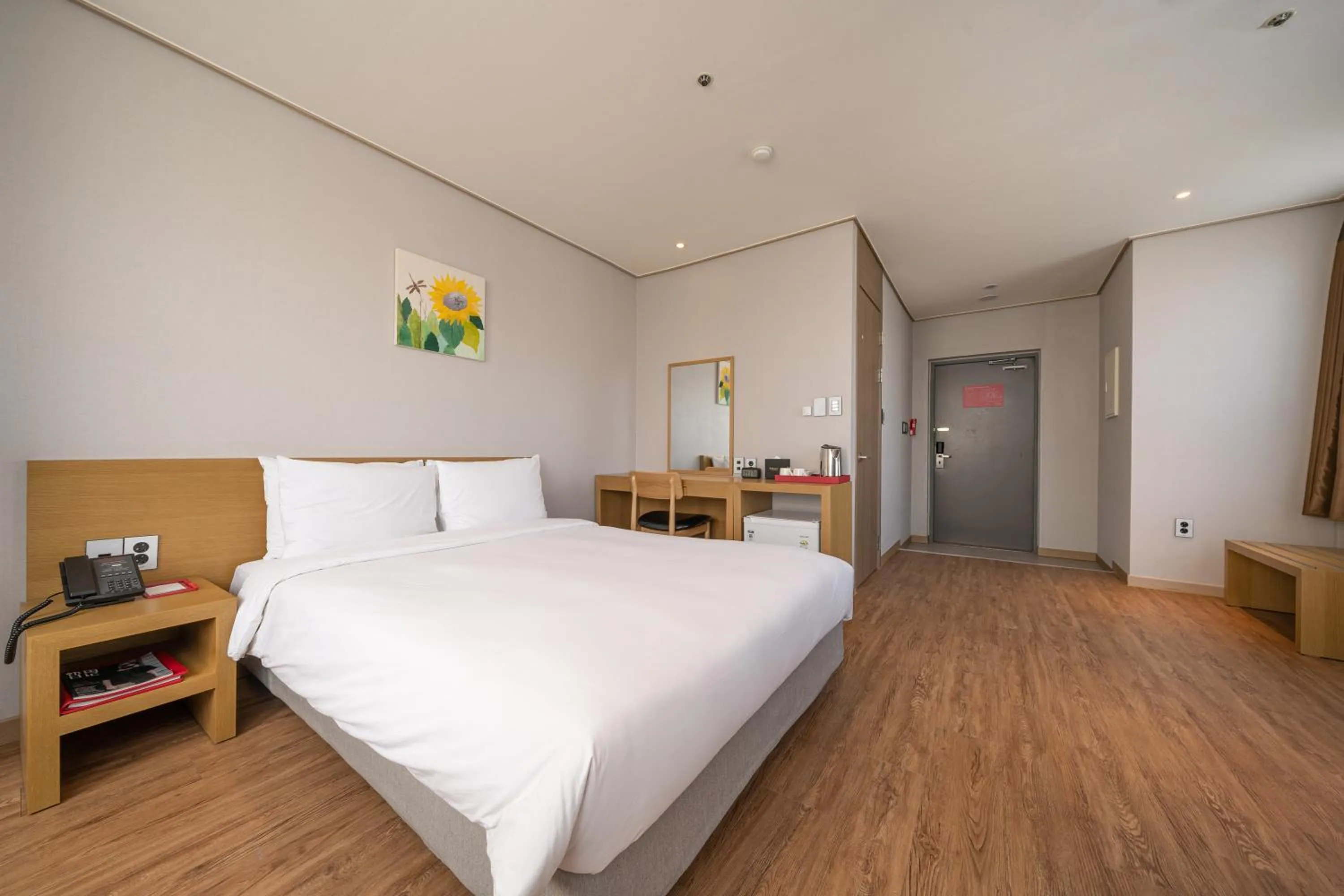 Bed in Ramada by Wyndham Seoul Dongdaemun