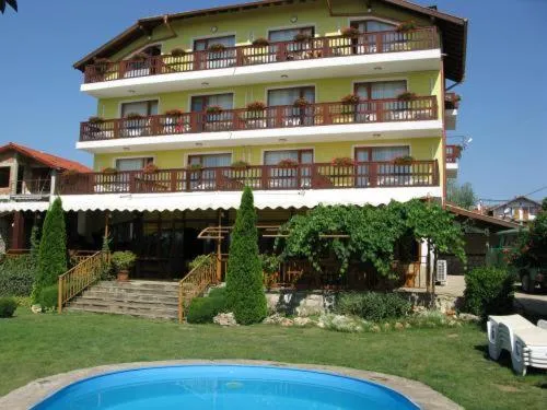 Facade/entrance in Margarita Hotel