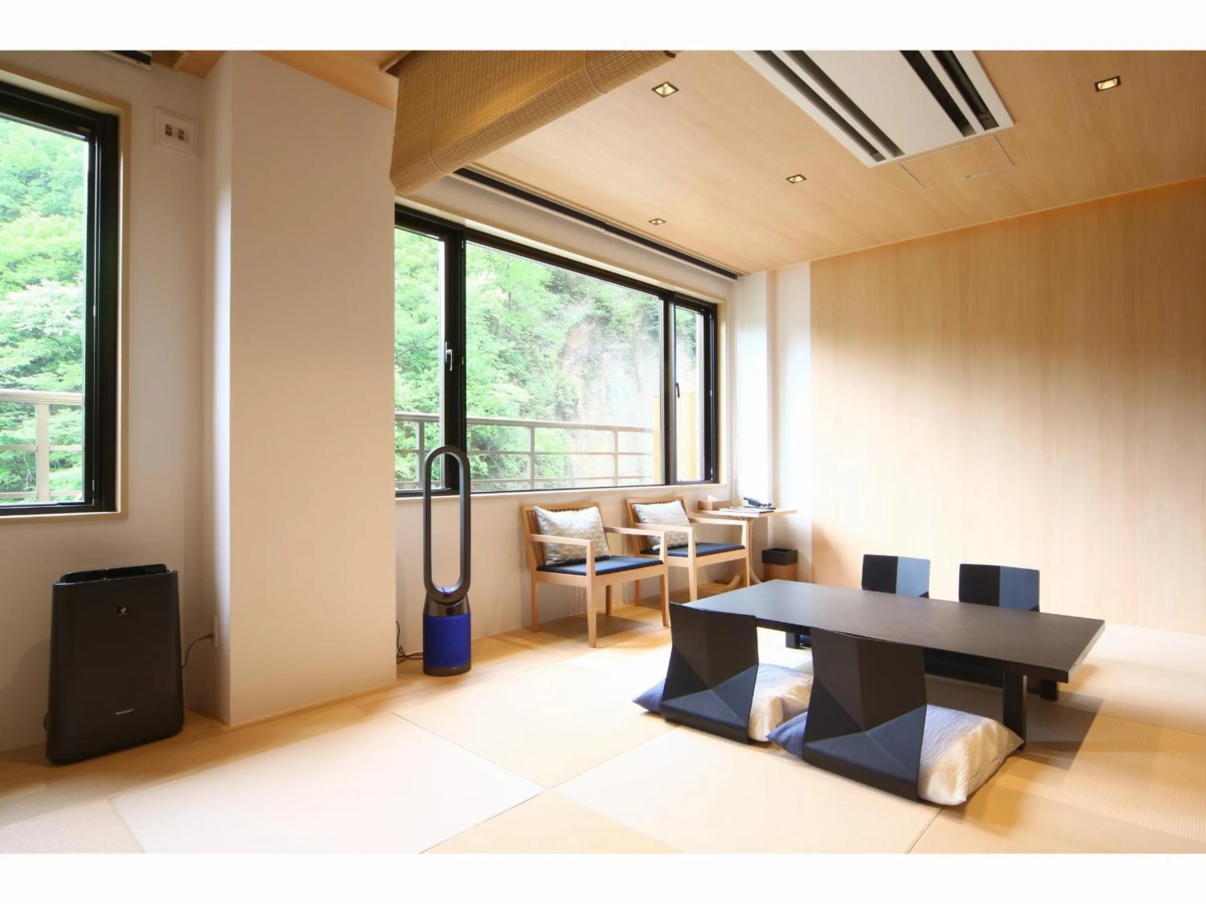 Seating area in Kashoutei Hanaya