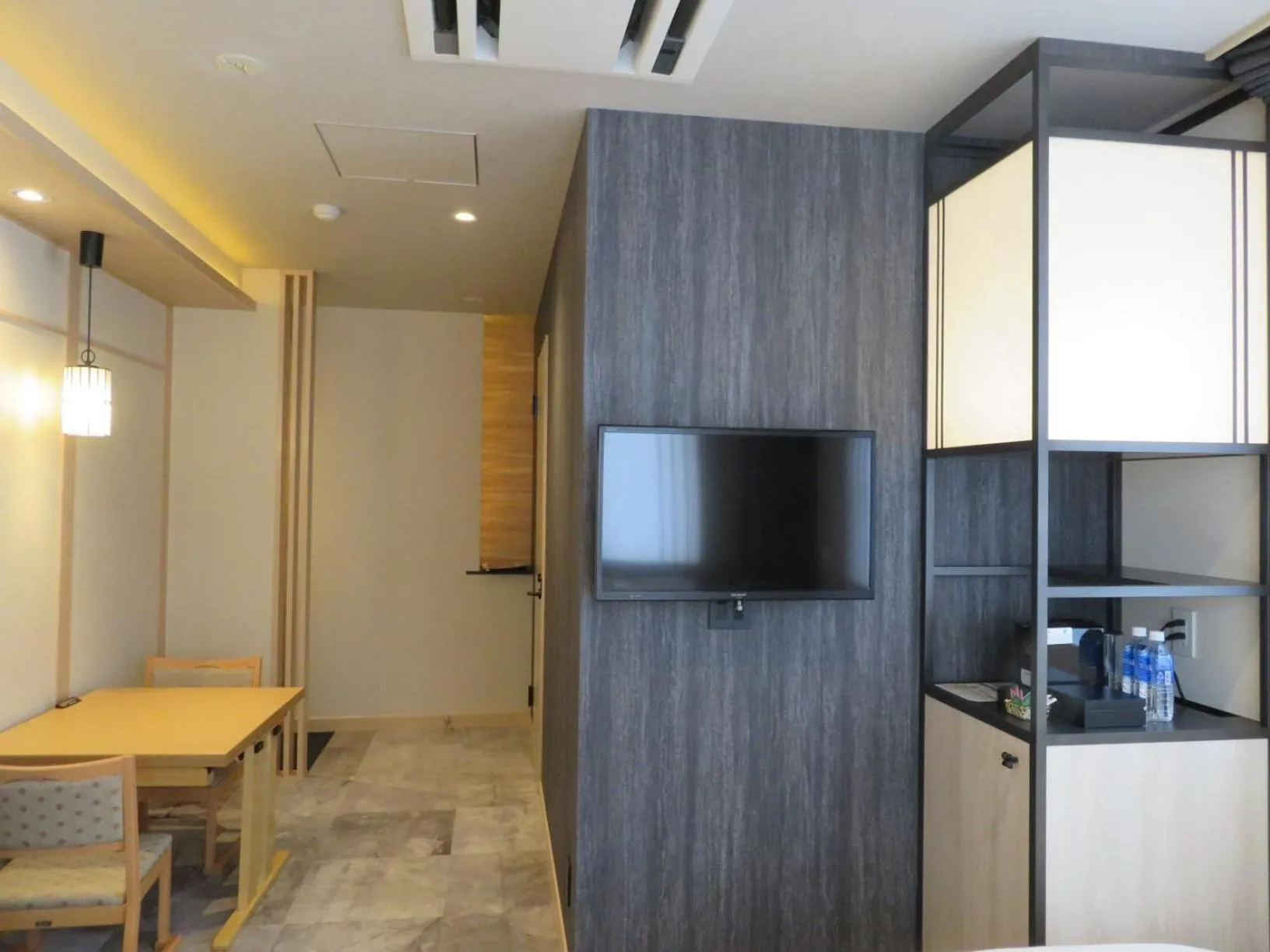 TV and multimedia in Kashoutei Hanaya