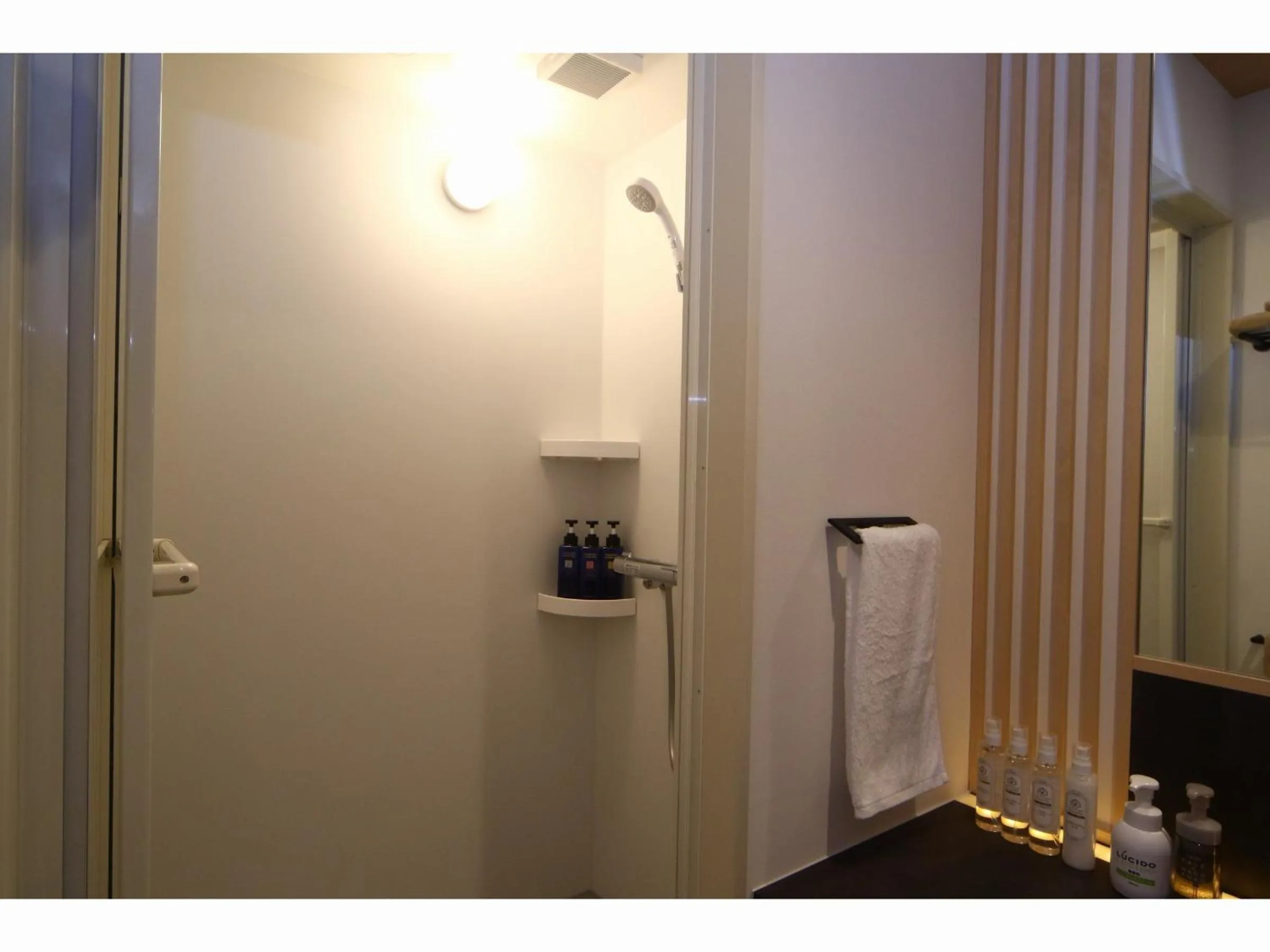 Shower in Kashoutei Hanaya