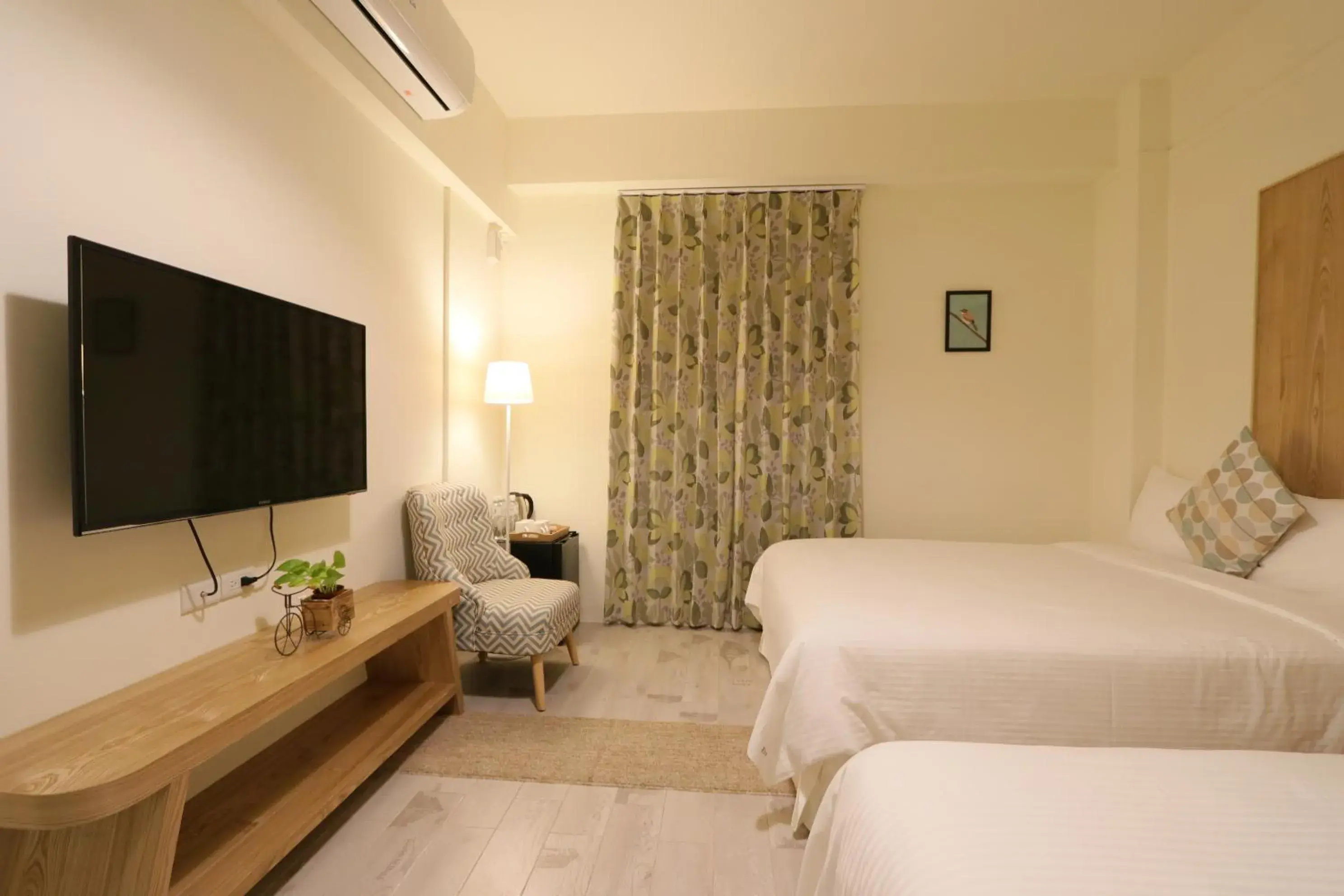 Standard Family Room in Flora Inn Standard Family Room in Flora Inn