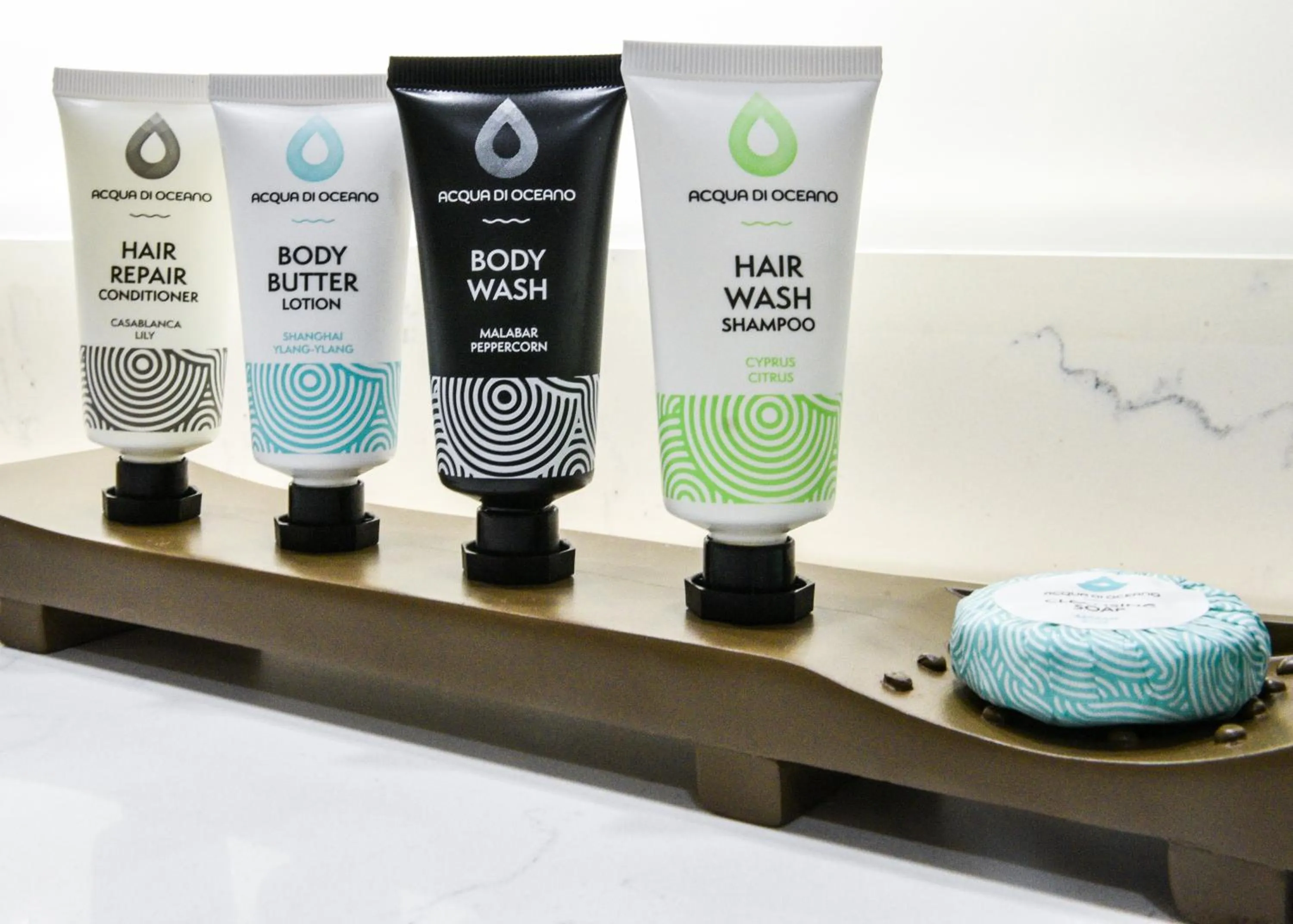 Bathroom in Hollywood Inn Suites Hotel