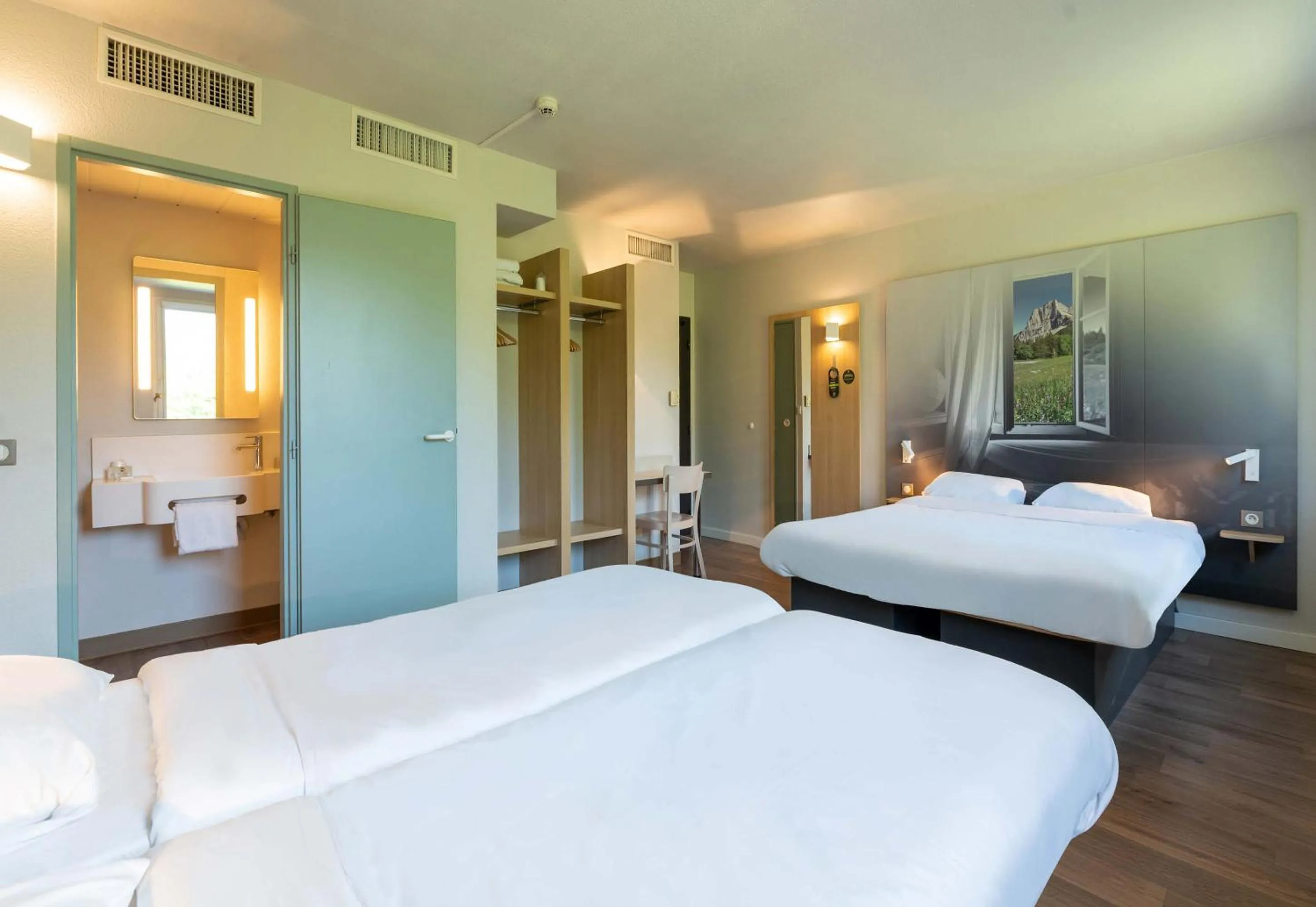 Family, Bed in B&B HOTEL Saint Jean De Maurienne