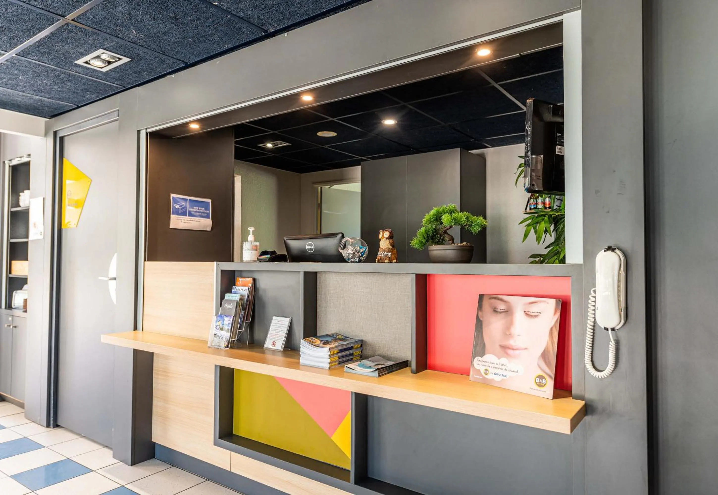 Lobby or reception in B&B HOTEL Saint Jean De Maurienne