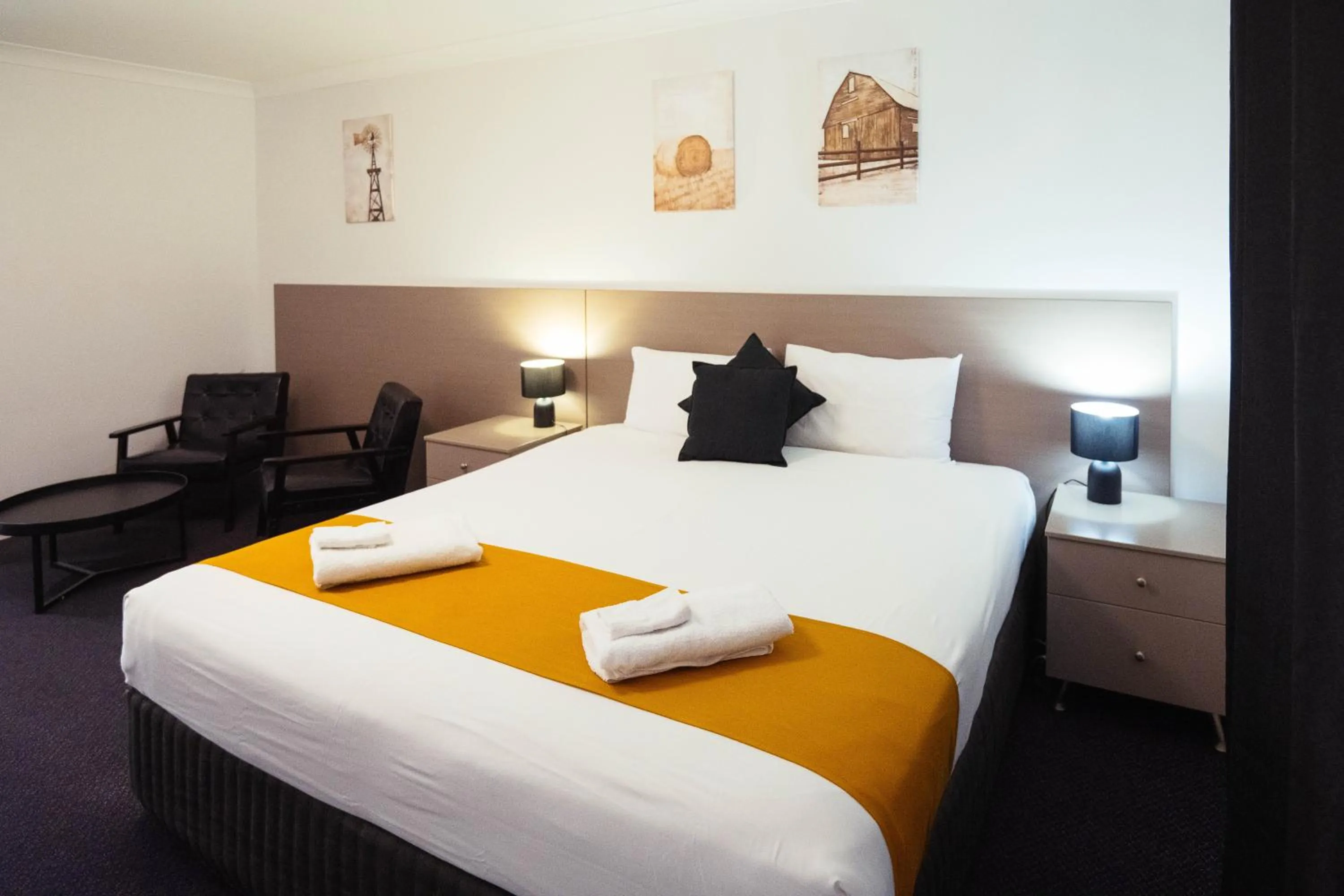 Bed in Burke & Wills Mt Isa