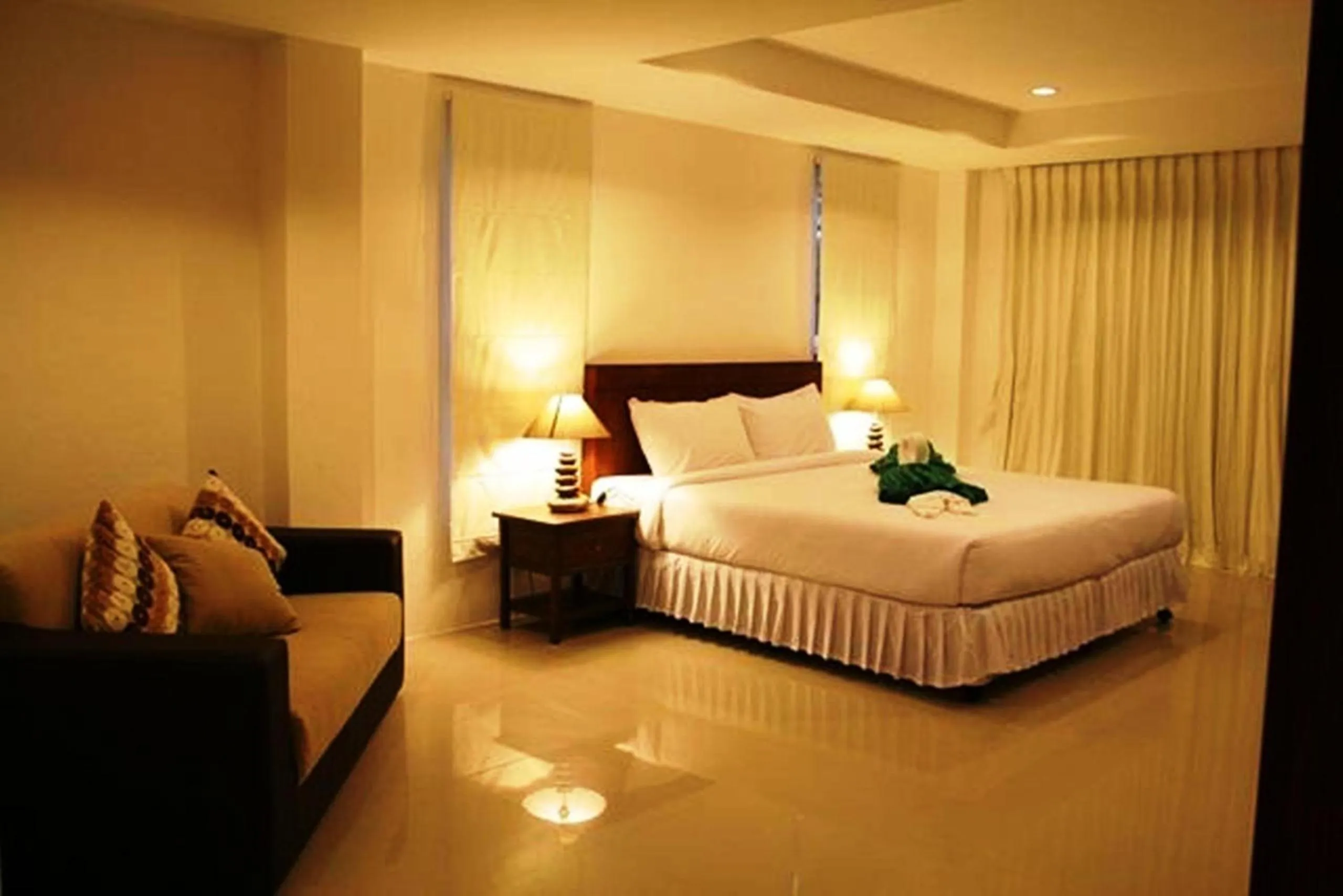 Bed in Kirati Beach Resort