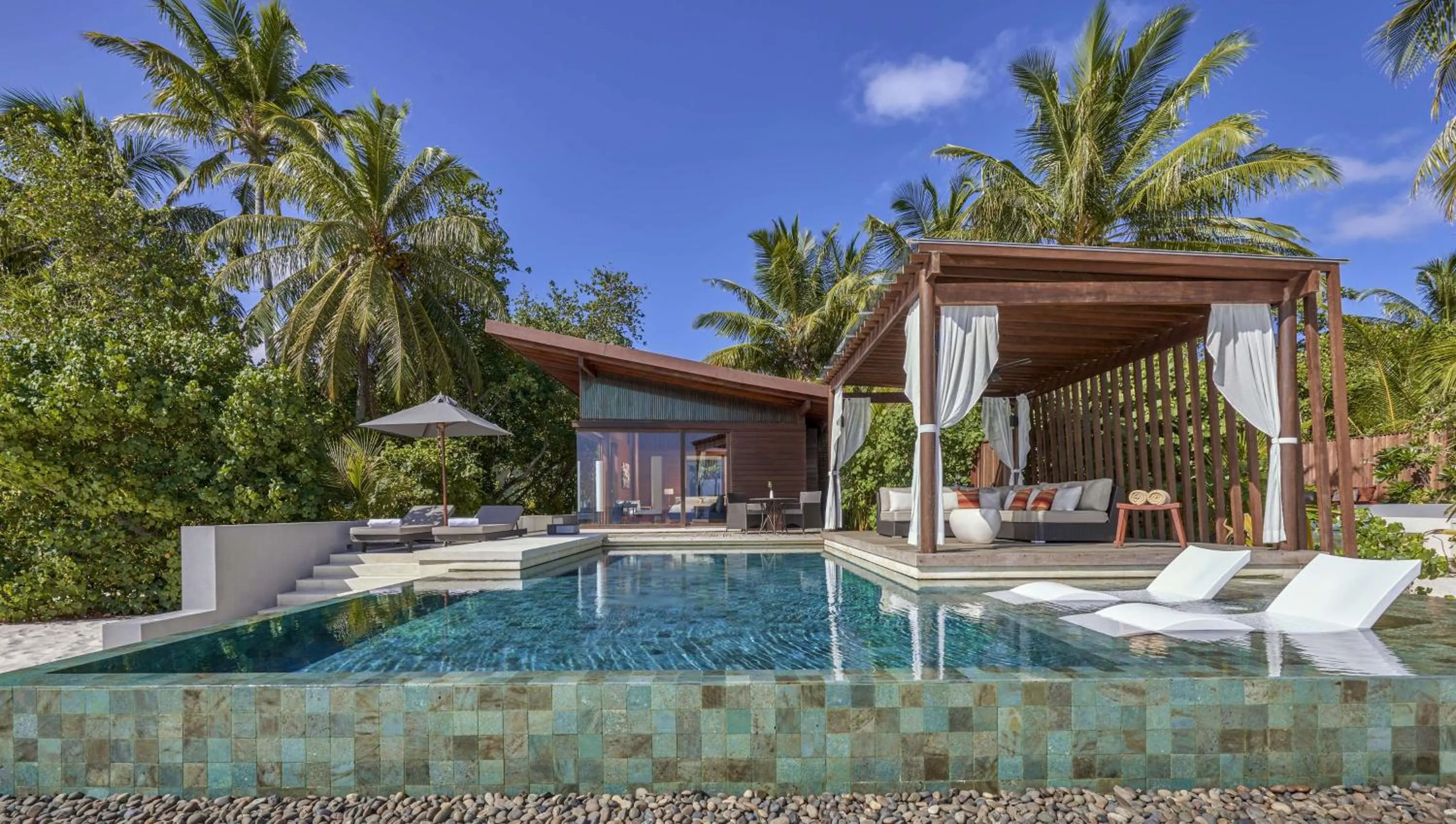 Property building in Park Hyatt Maldives Hadahaa