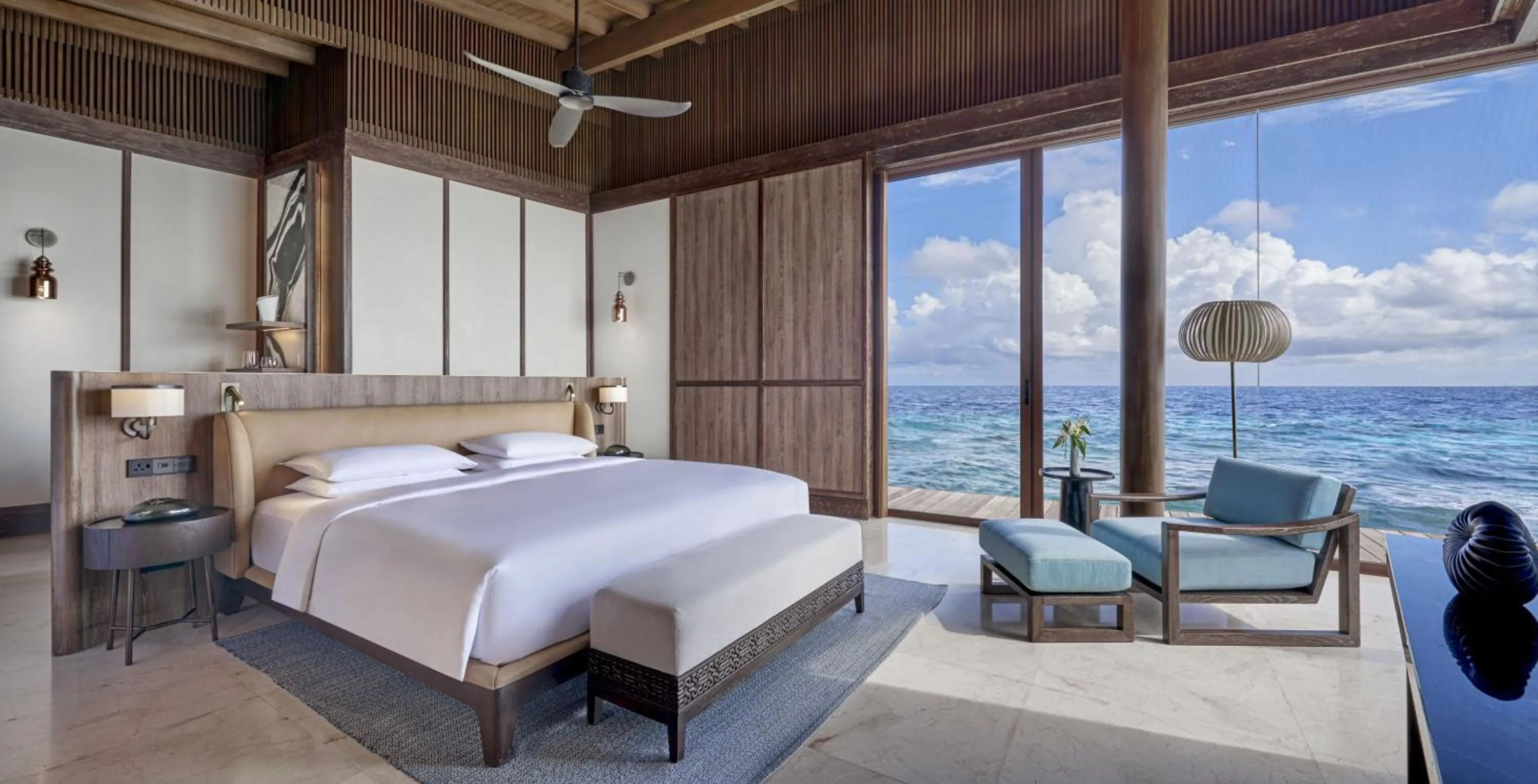 Bed in Park Hyatt Maldives Hadahaa