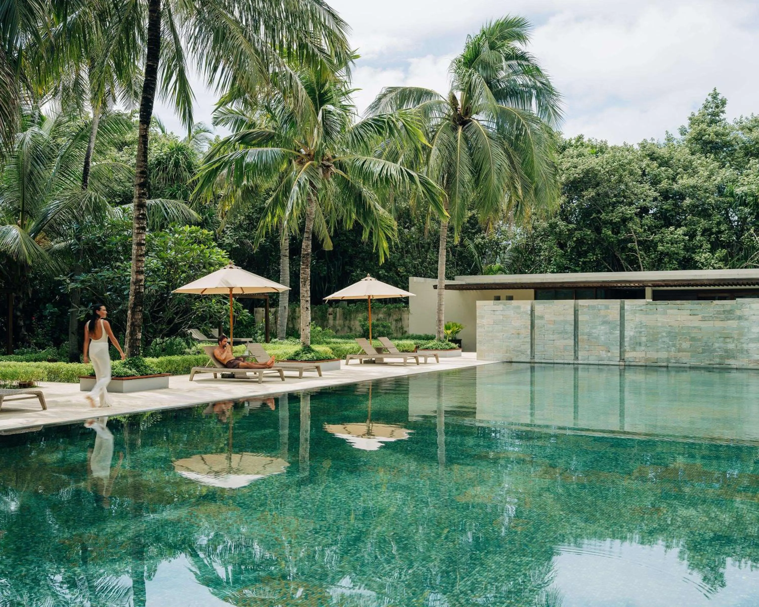 Swimming pool in Park Hyatt Maldives Hadahaa