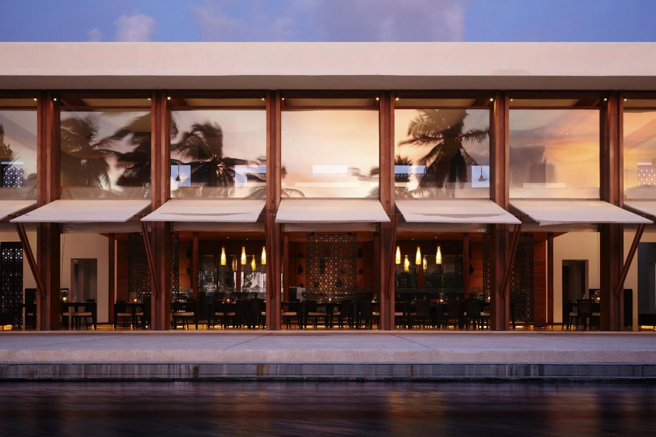 Restaurant/places to eat in Park Hyatt Maldives Hadahaa