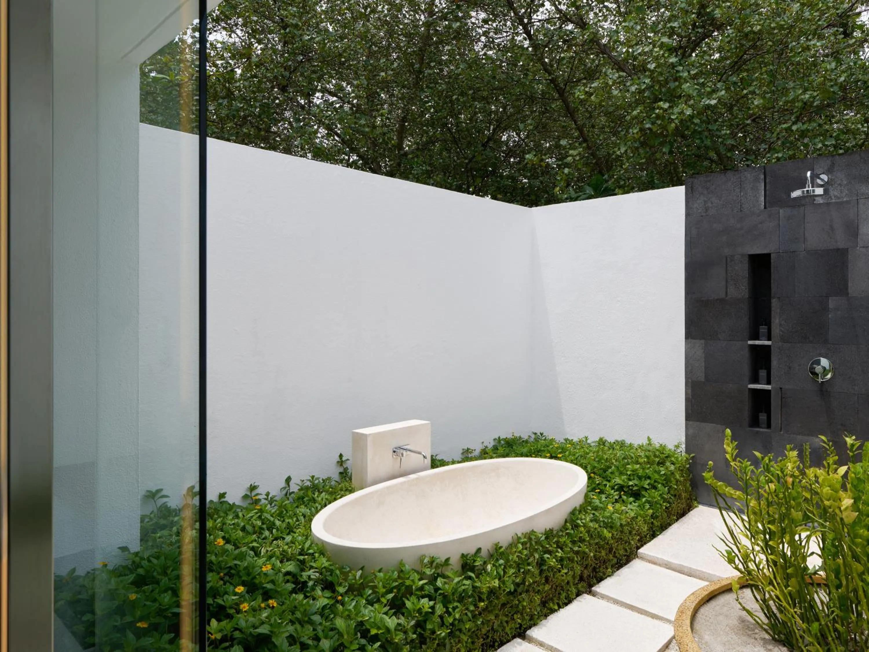 Bath in Park Hyatt Maldives Hadahaa