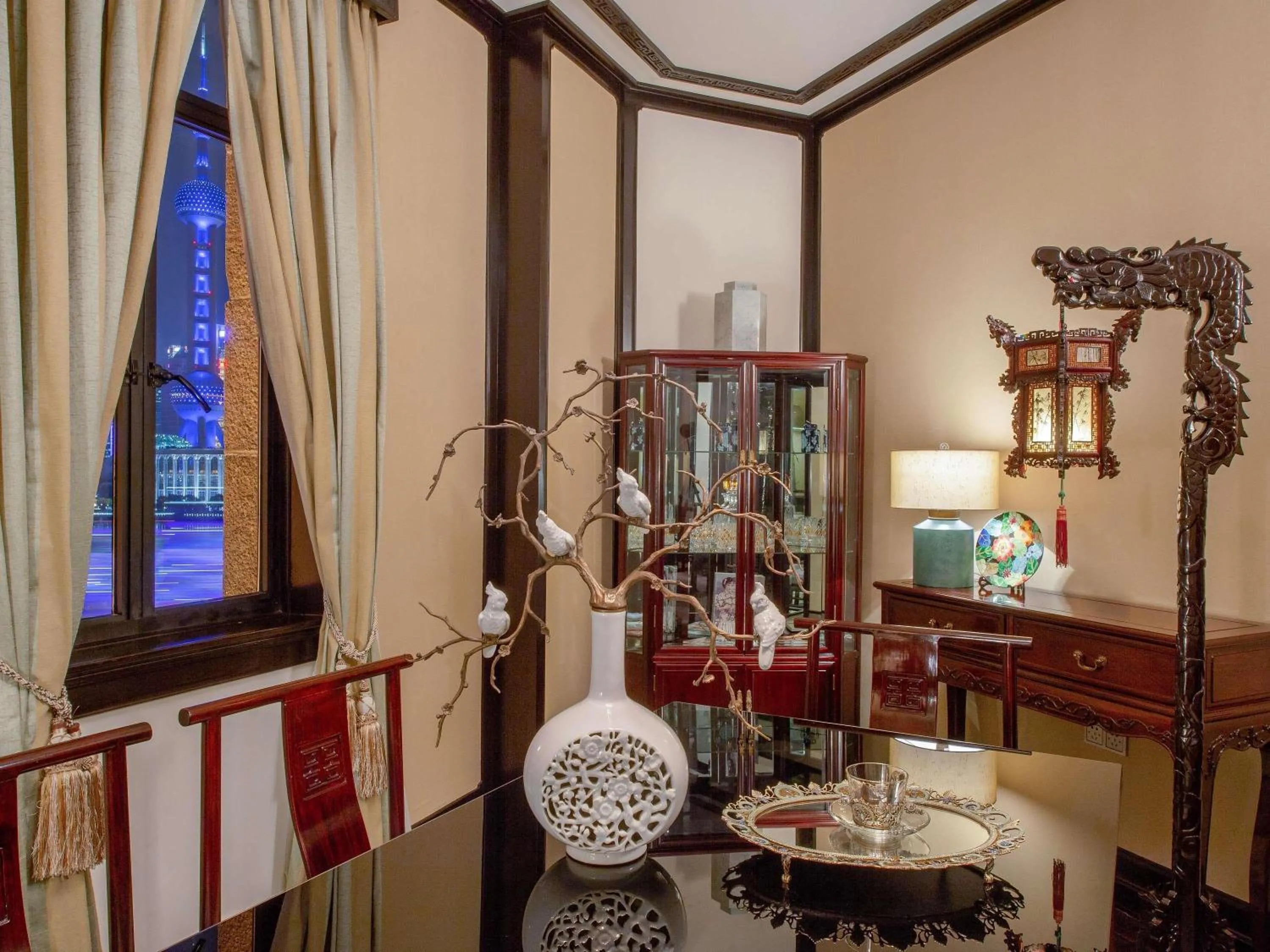 Bedroom in Fairmont Peace Hotel on the Bund