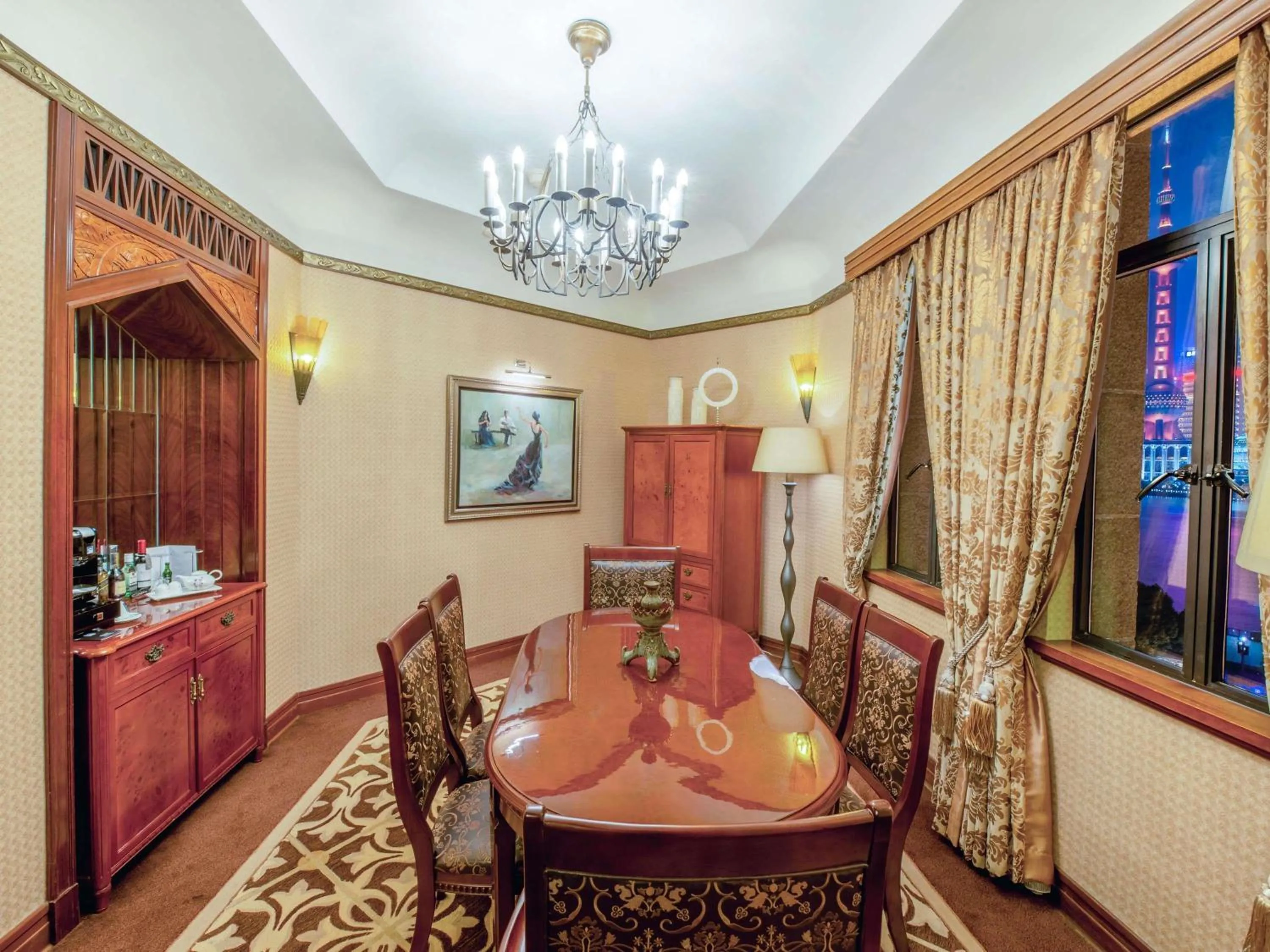 Bedroom in Fairmont Peace Hotel on the Bund