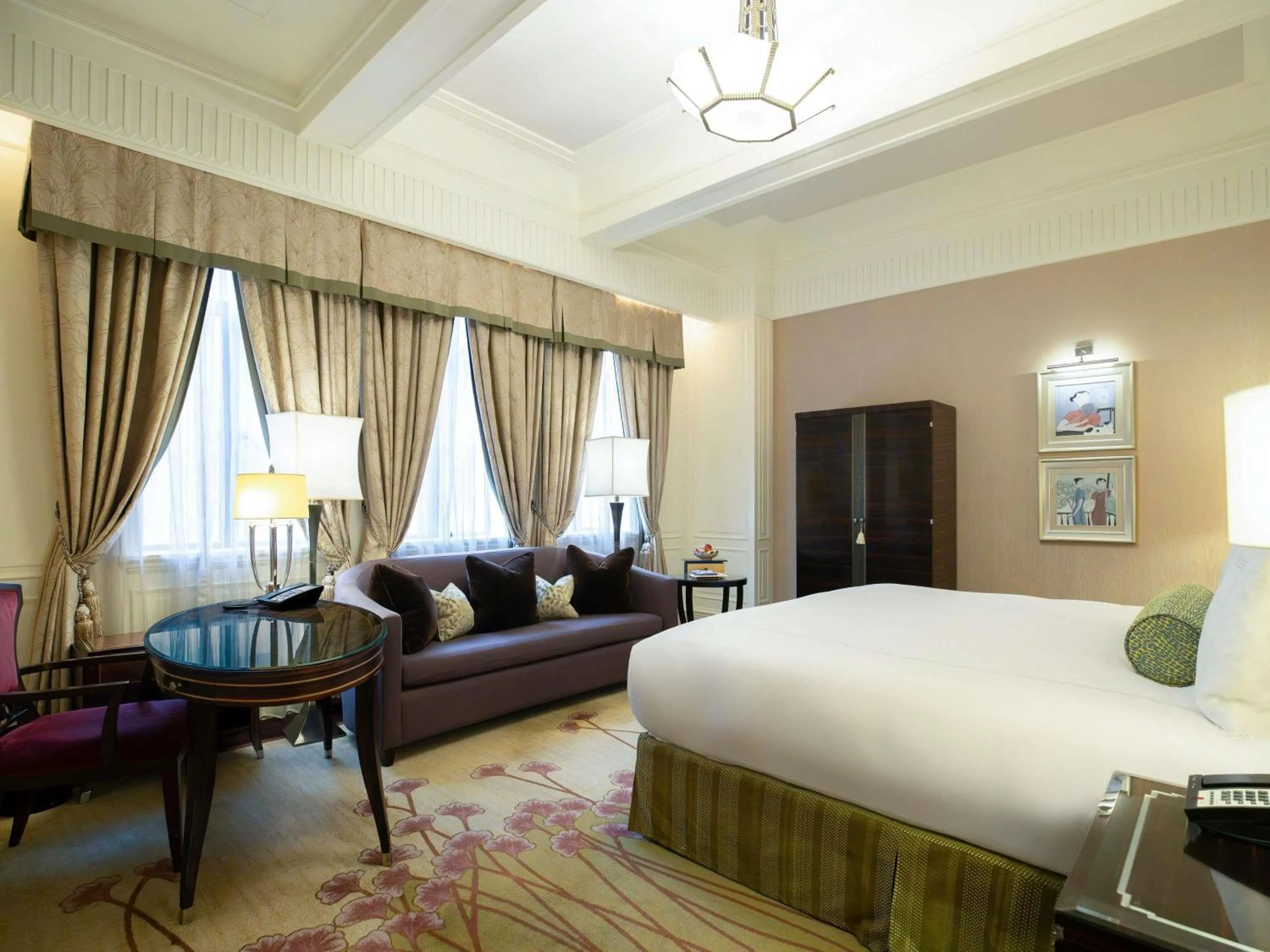 Bedroom, Bed in Fairmont Peace Hotel on the Bund