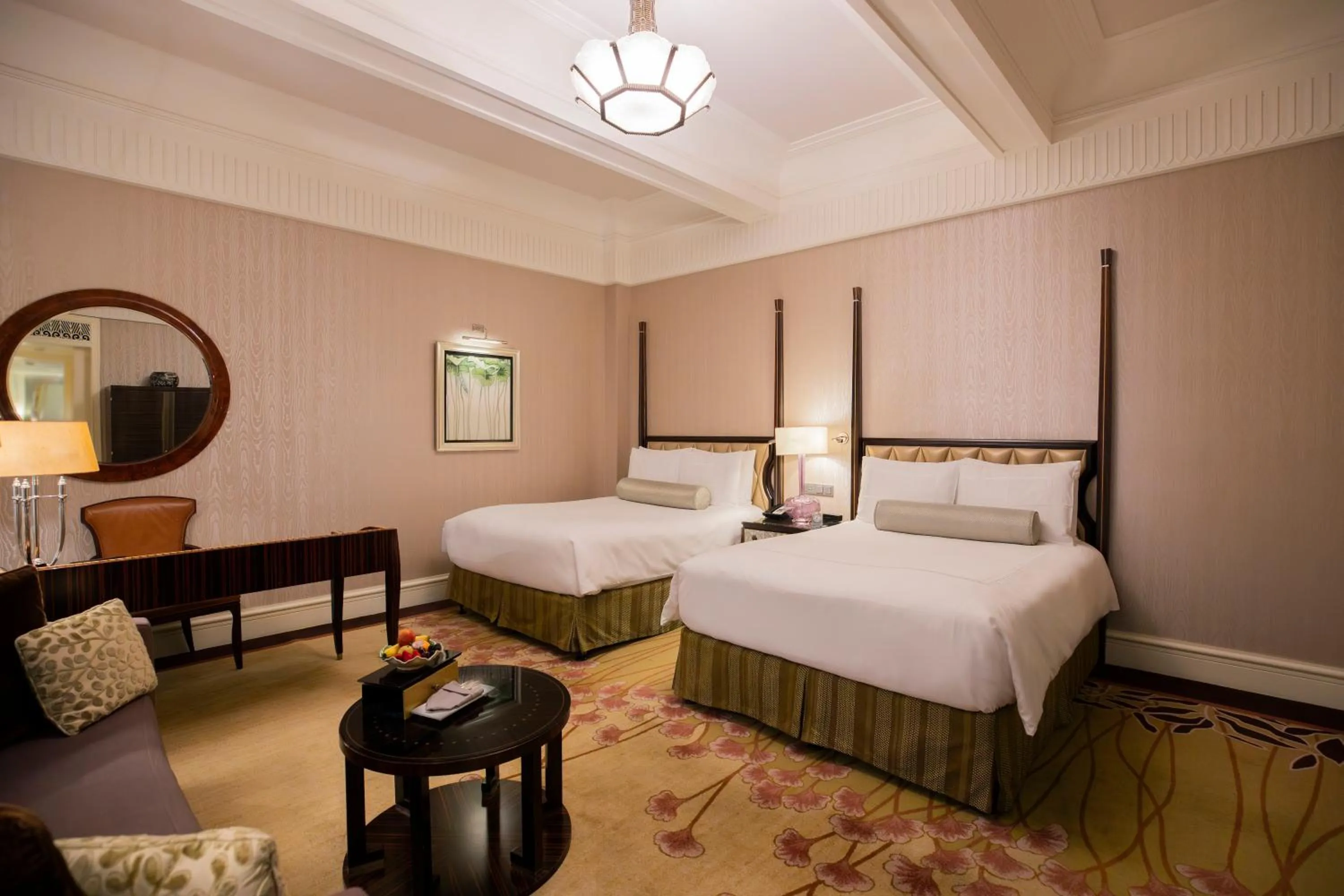 Bed in Fairmont Peace Hotel on the Bund