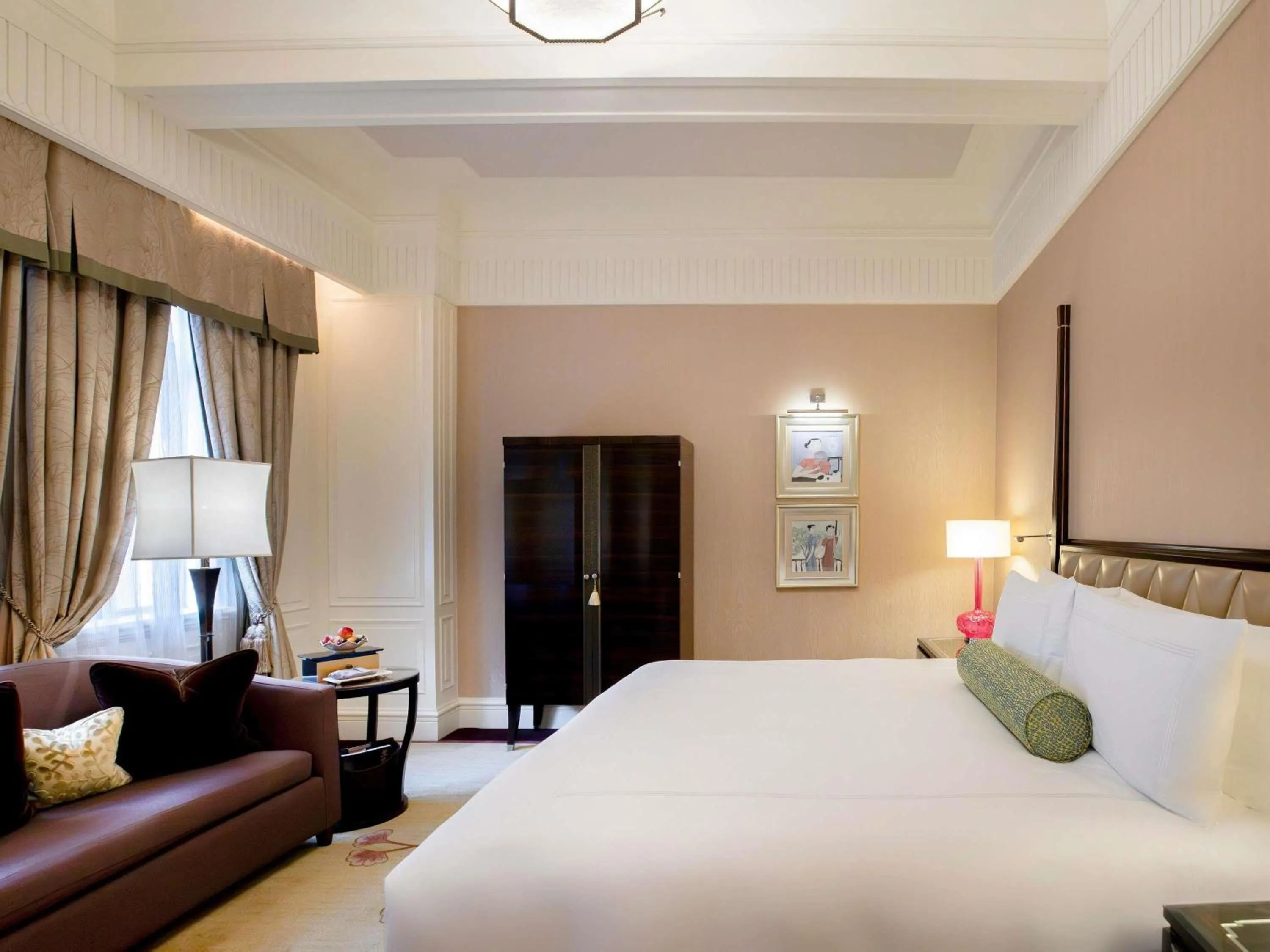 Bedroom, Bed in Fairmont Peace Hotel on the Bund