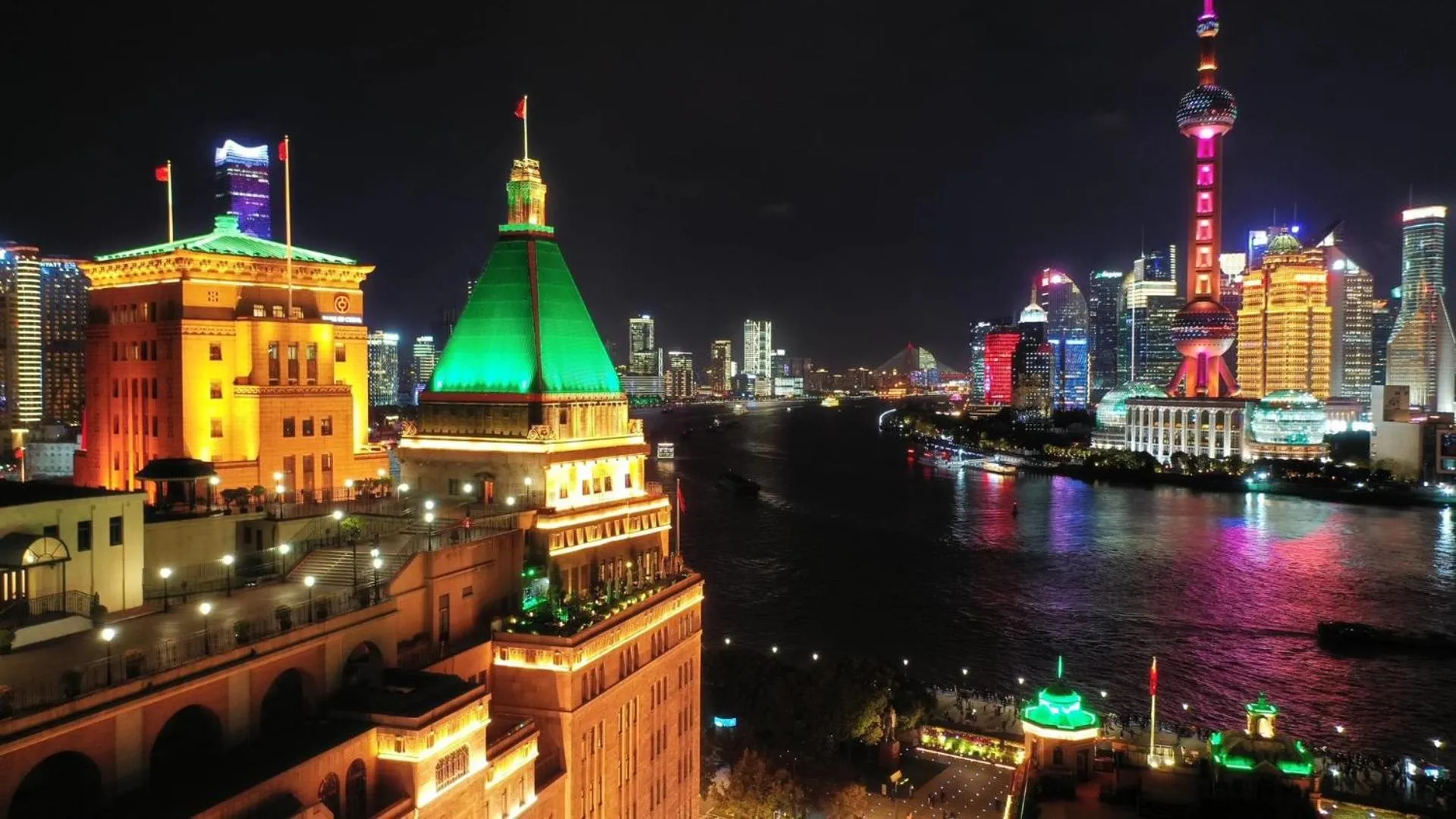 River view in Fairmont Peace Hotel on the Bund