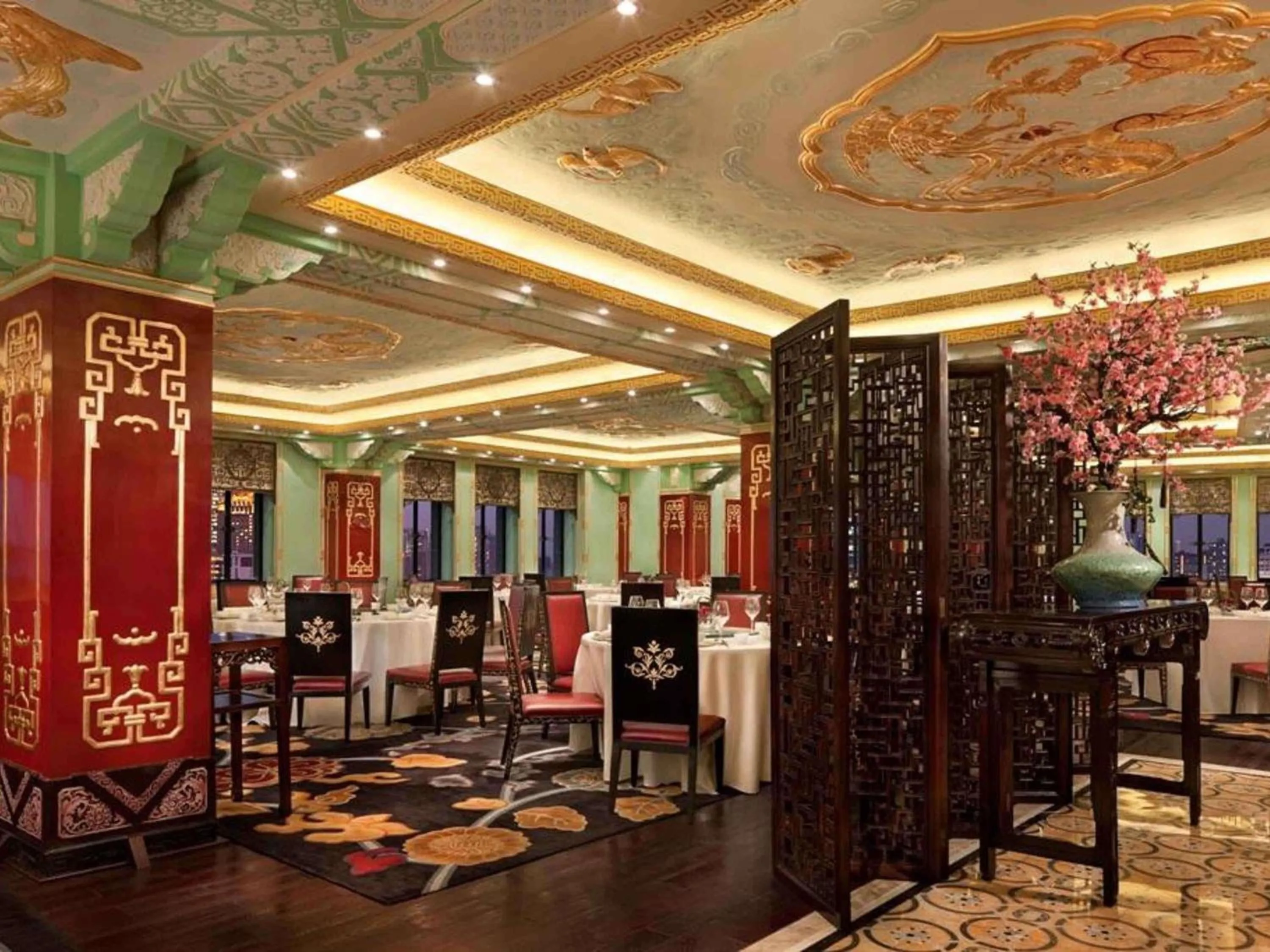 Restaurant/places to eat in Fairmont Peace Hotel on the Bund