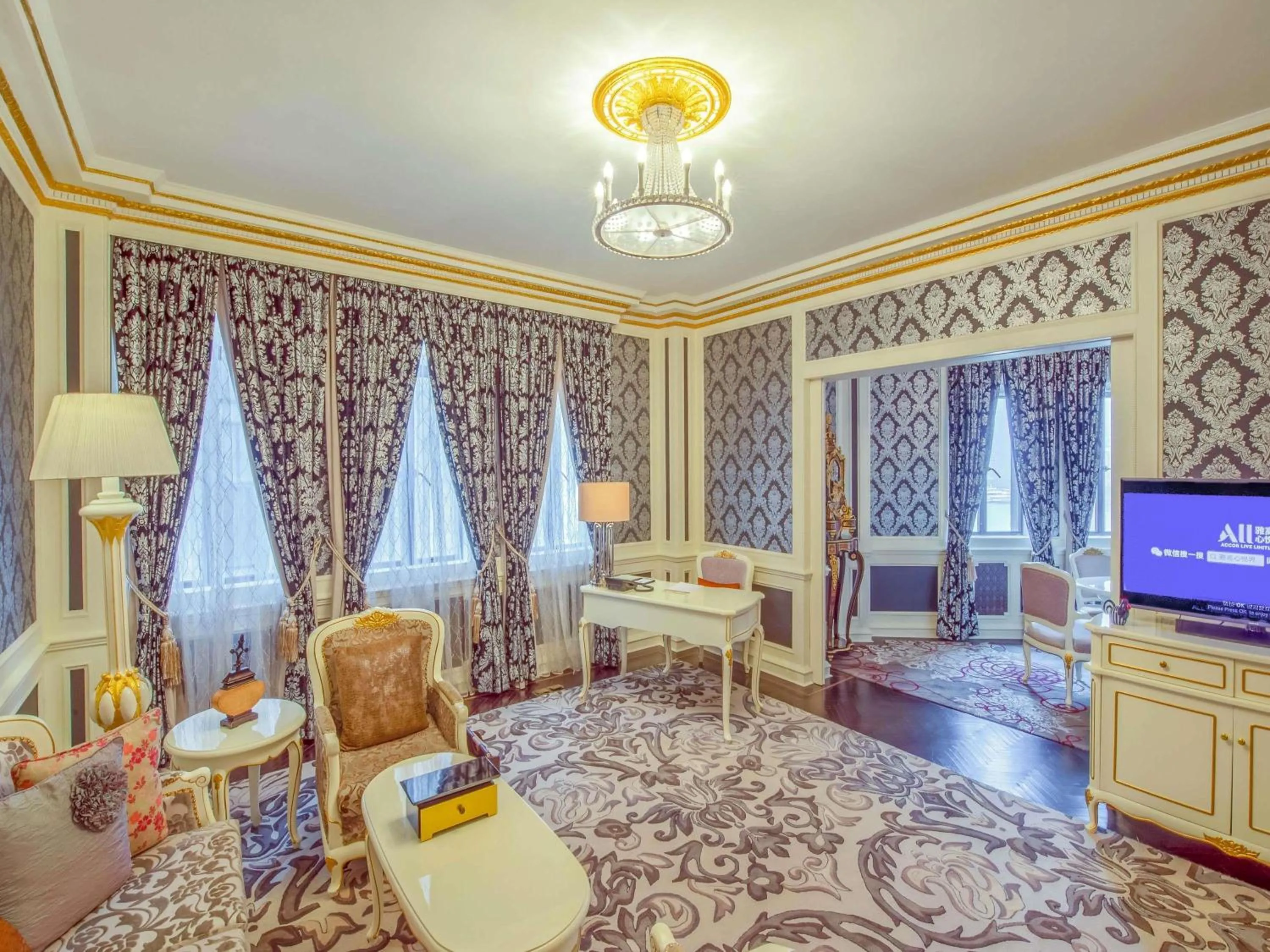 Bedroom in Fairmont Peace Hotel on the Bund