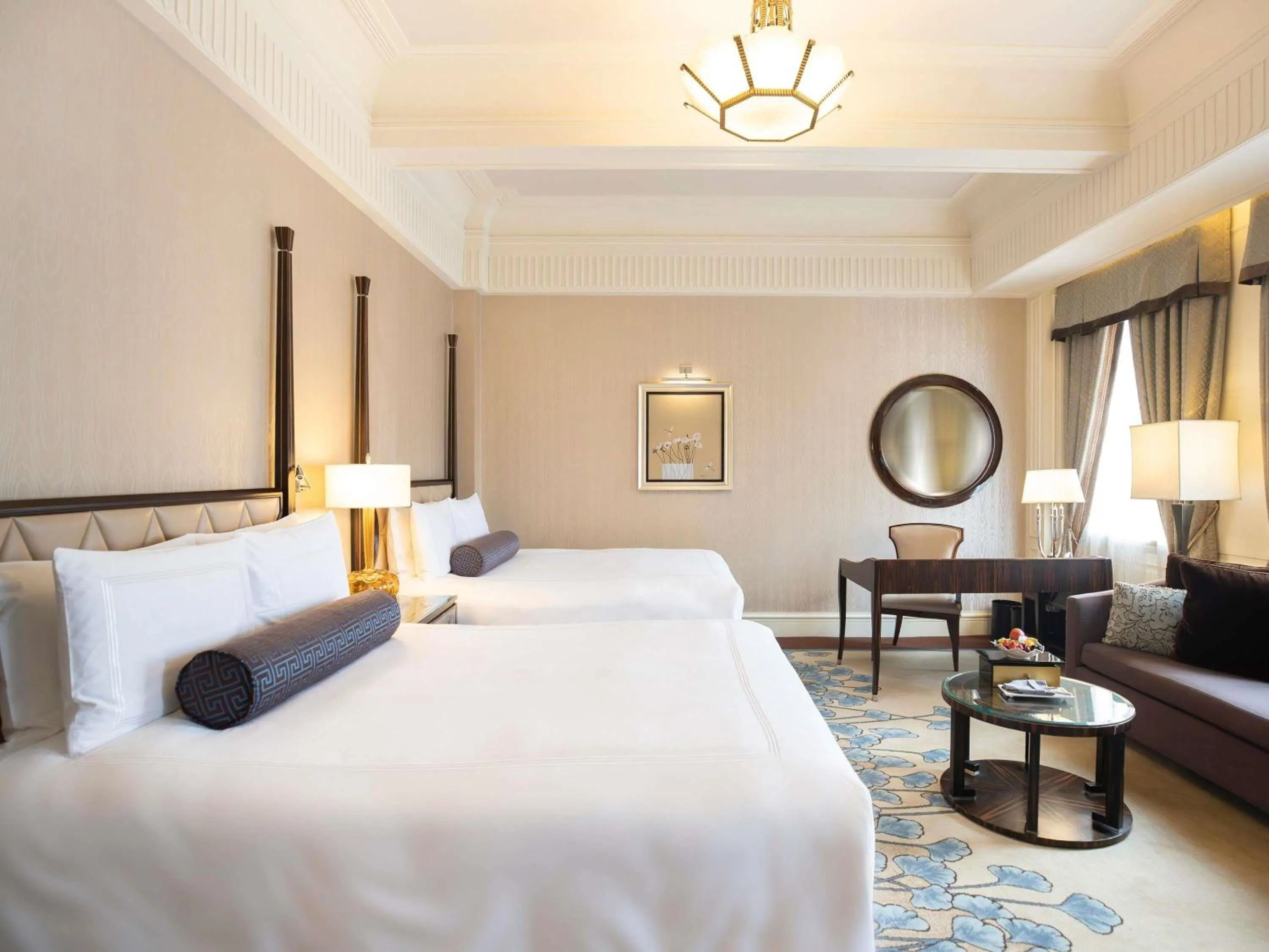 Bedroom, Bed in Fairmont Peace Hotel on the Bund