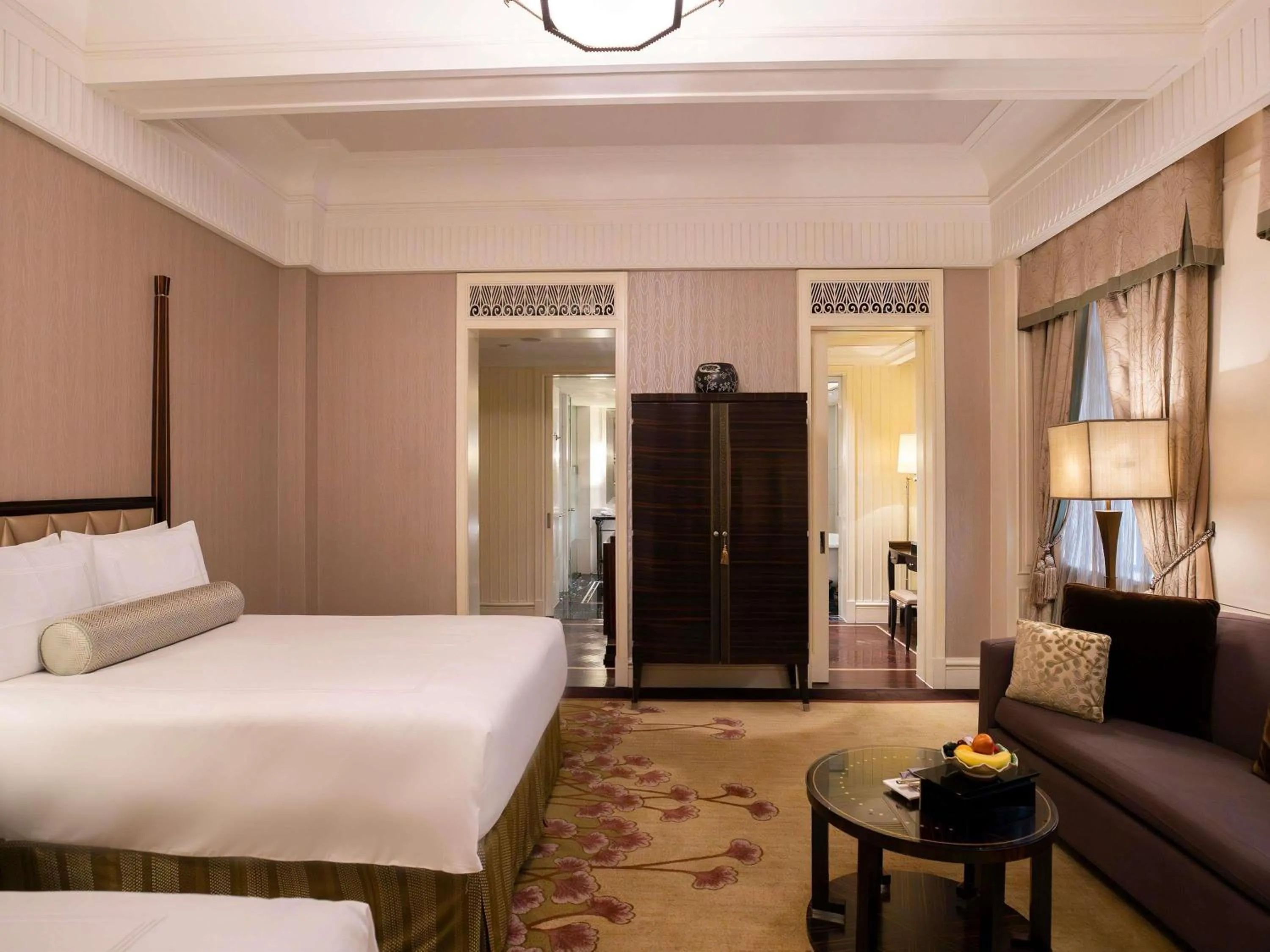 Bedroom, Bed in Fairmont Peace Hotel on the Bund