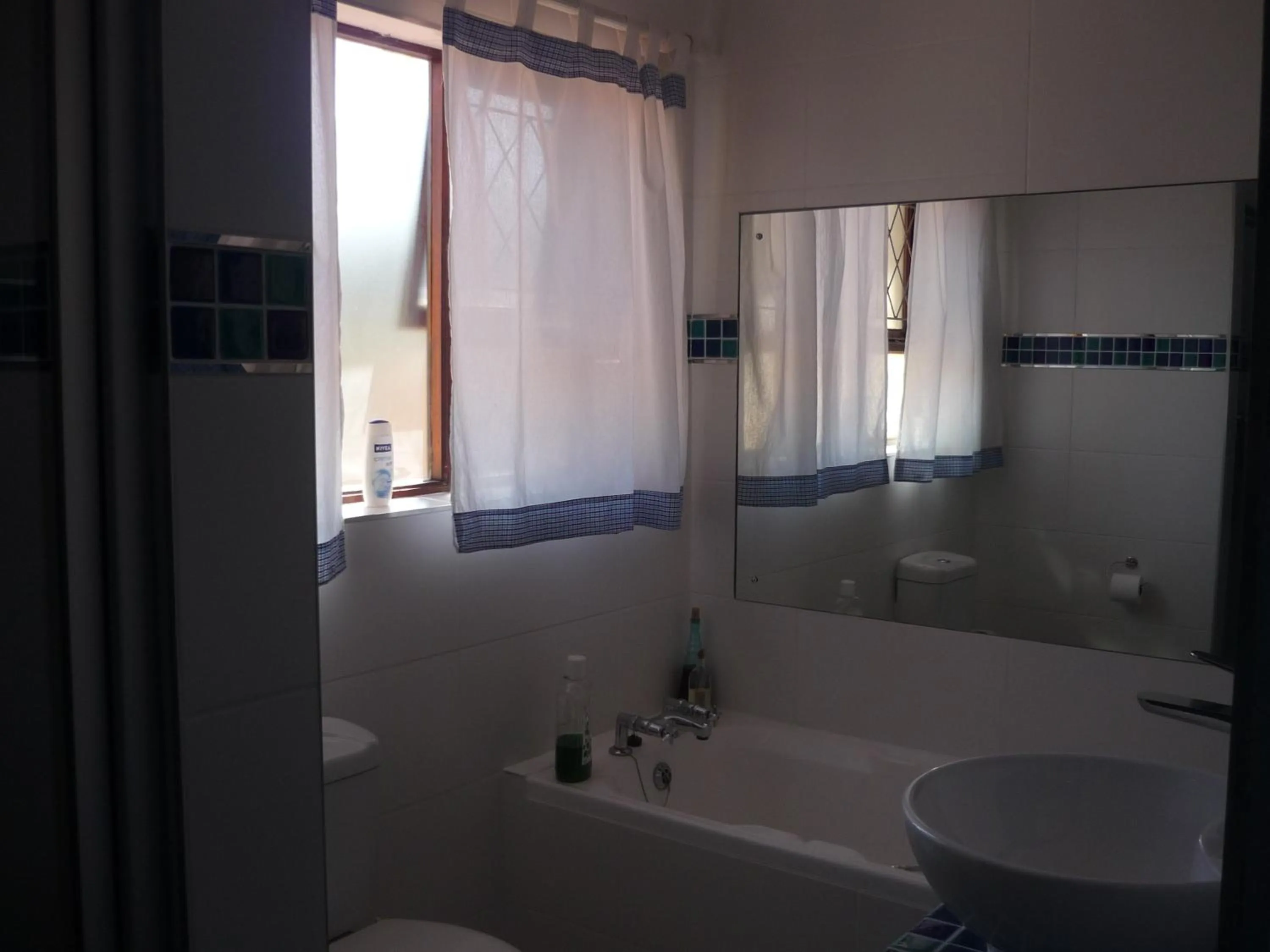 Bathroom in A1 Kynaston Guest House bed and breakfast or self catering