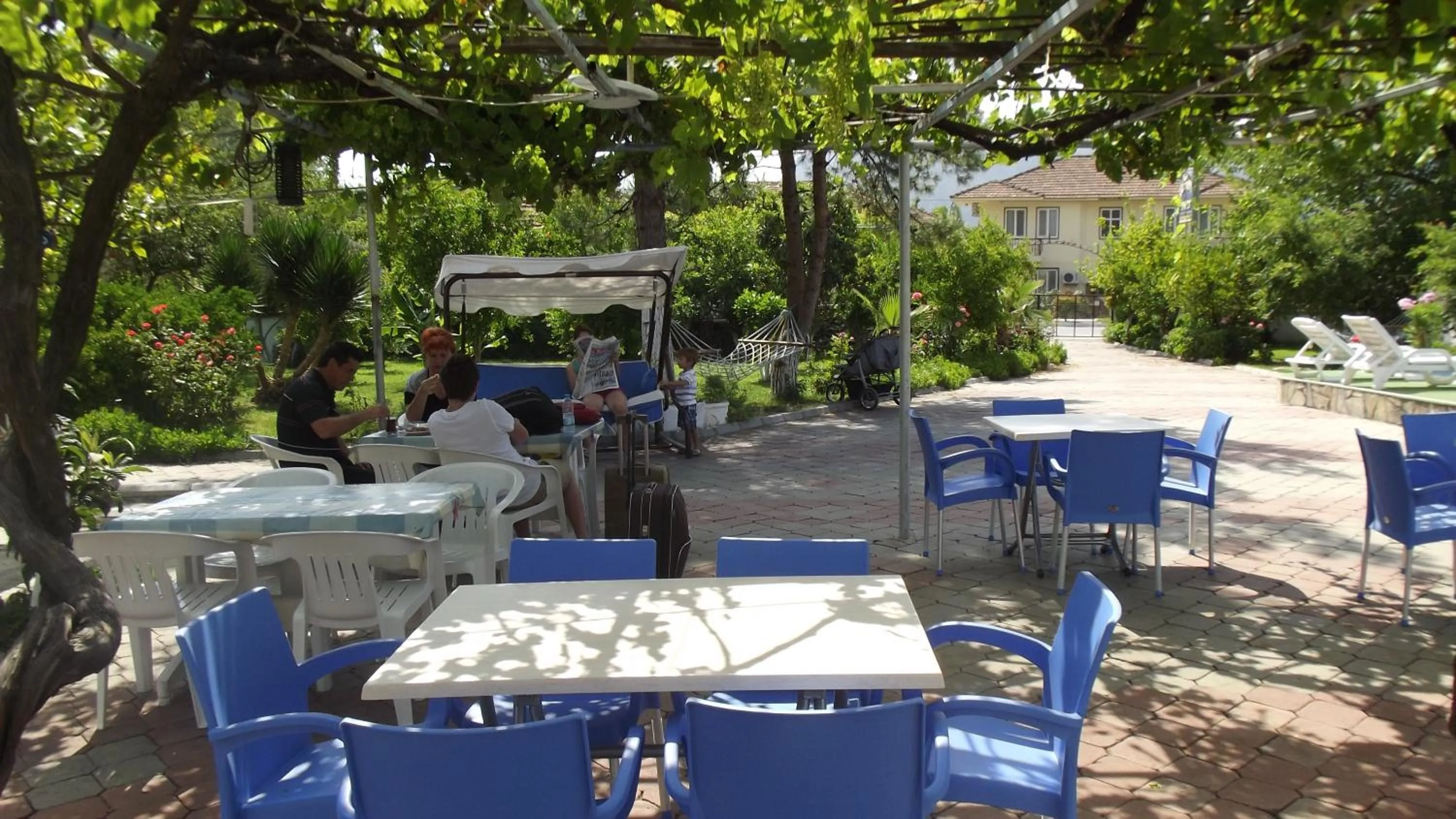 Restaurant/places to eat in Gurkan Apart Hotel