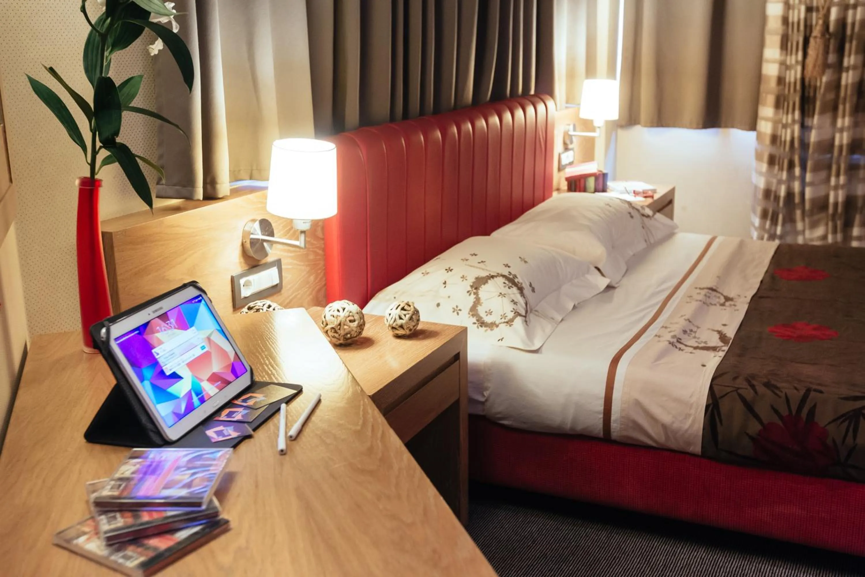 Photo of the whole room, Bed in Alexandros Boutique Hotel