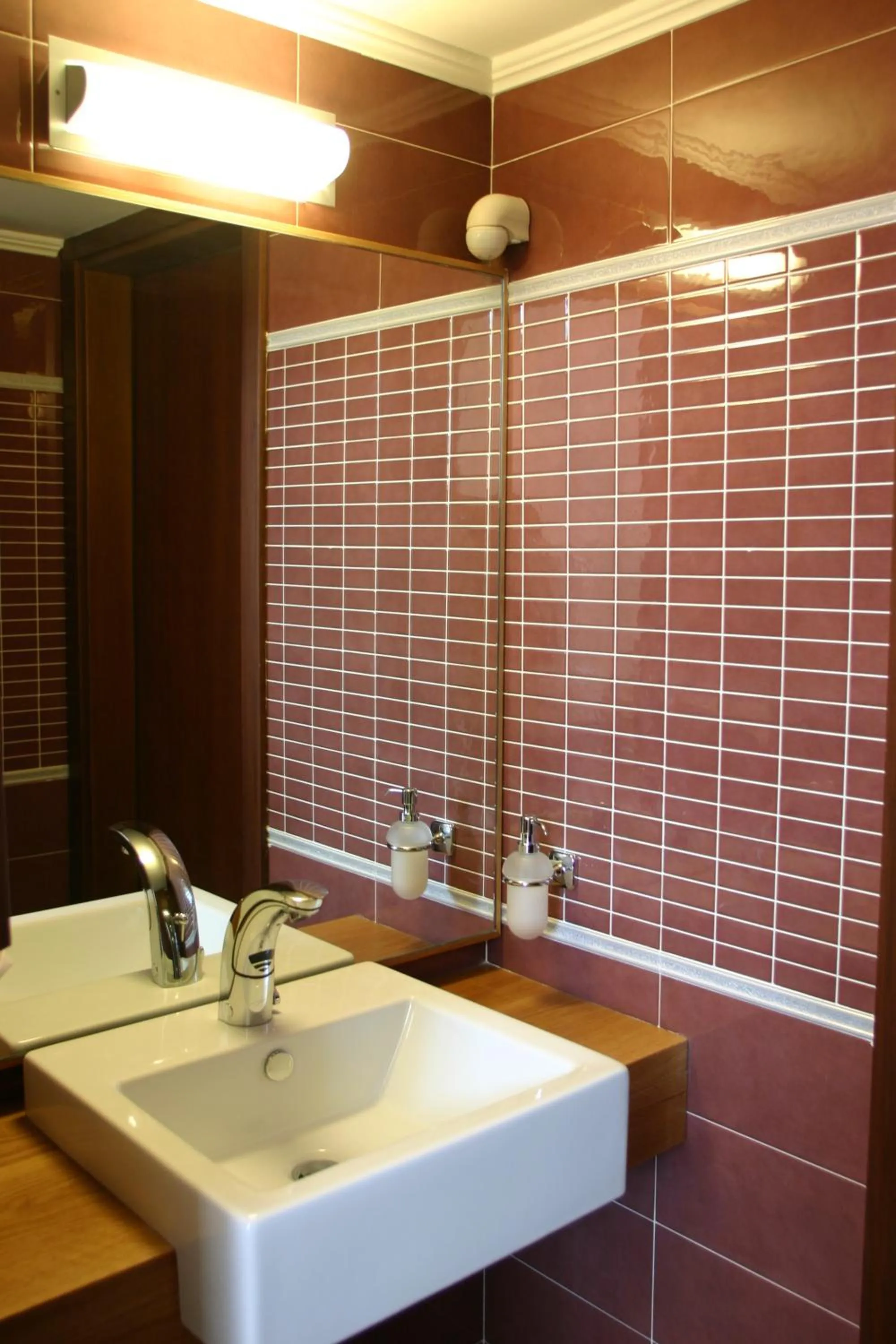 Shower in Alexandros Boutique Hotel