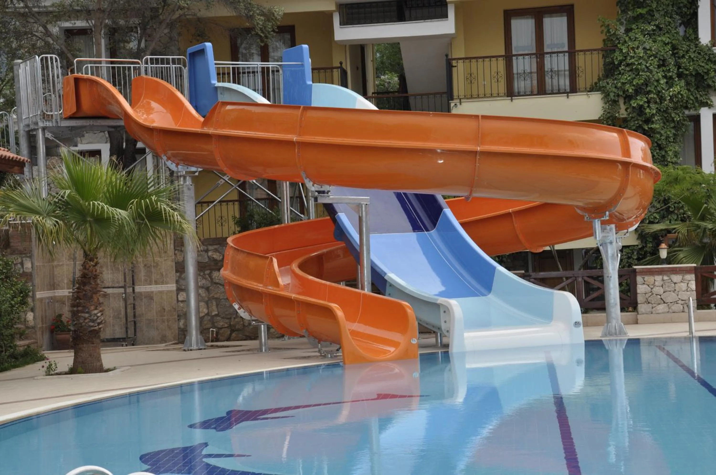 Swimming pool in Perdikia Hill Hotel And Villas