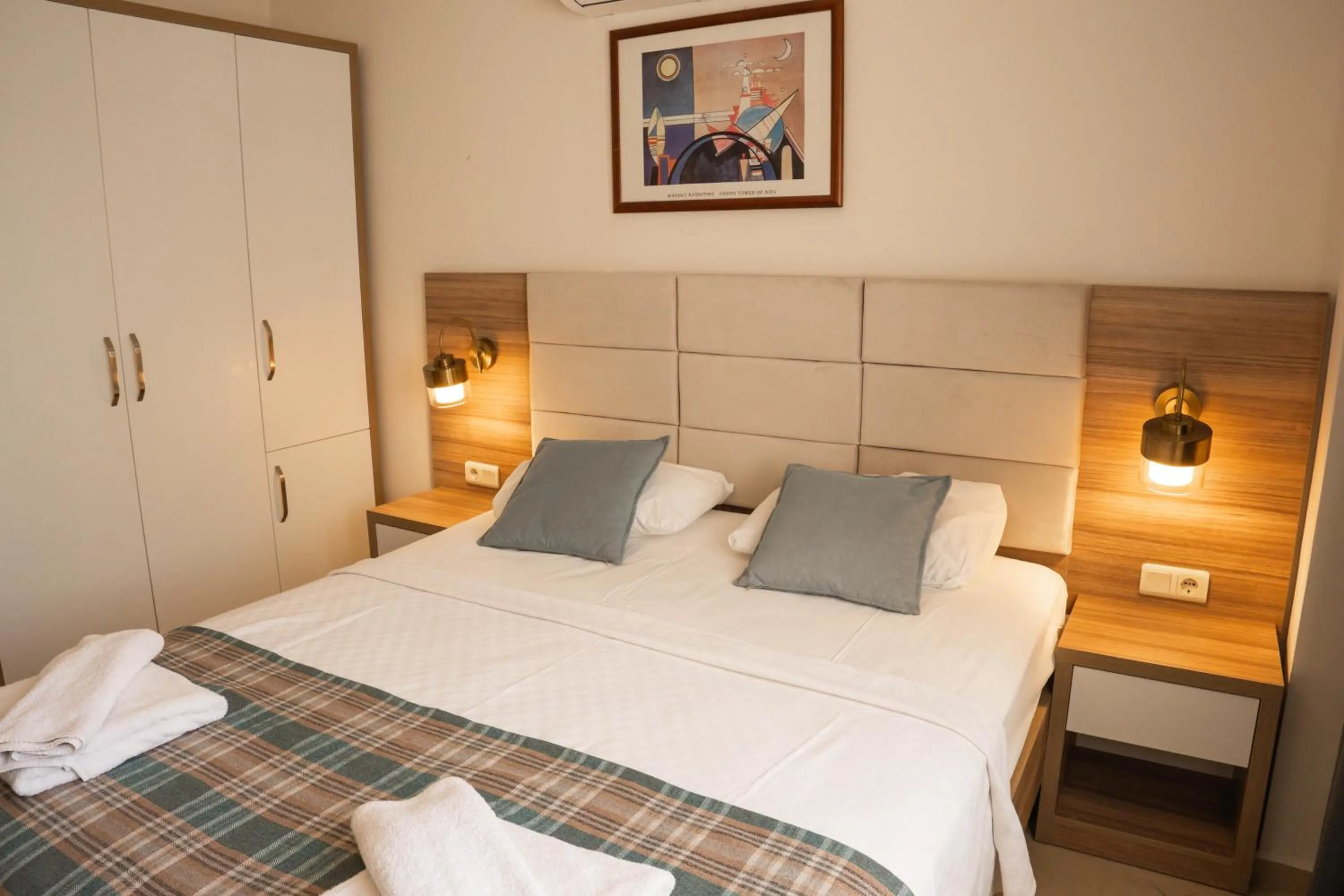 Bedroom, Bed in Perdikia Hill Hotel And Villas