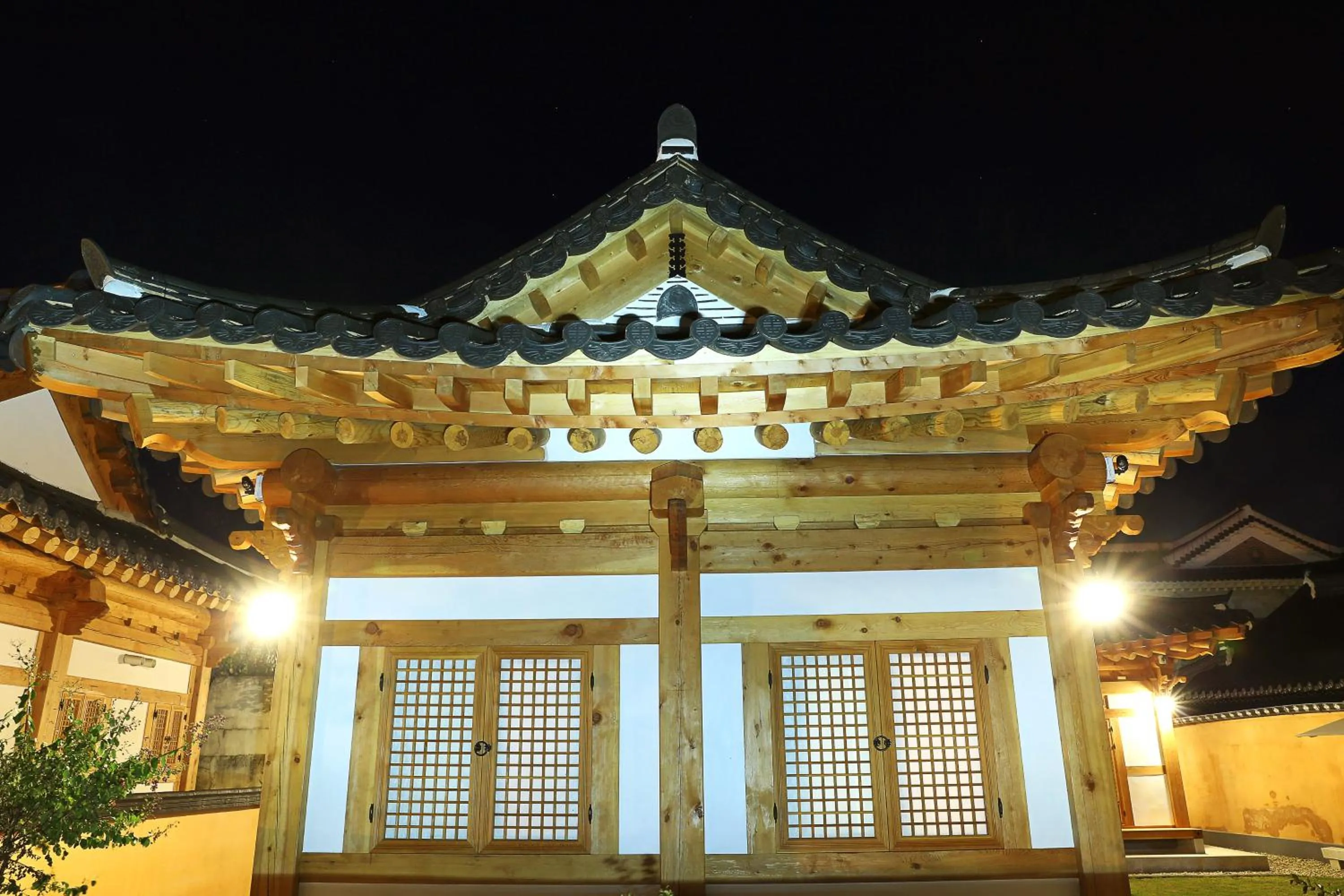 Property building in Hanok Hyeyum