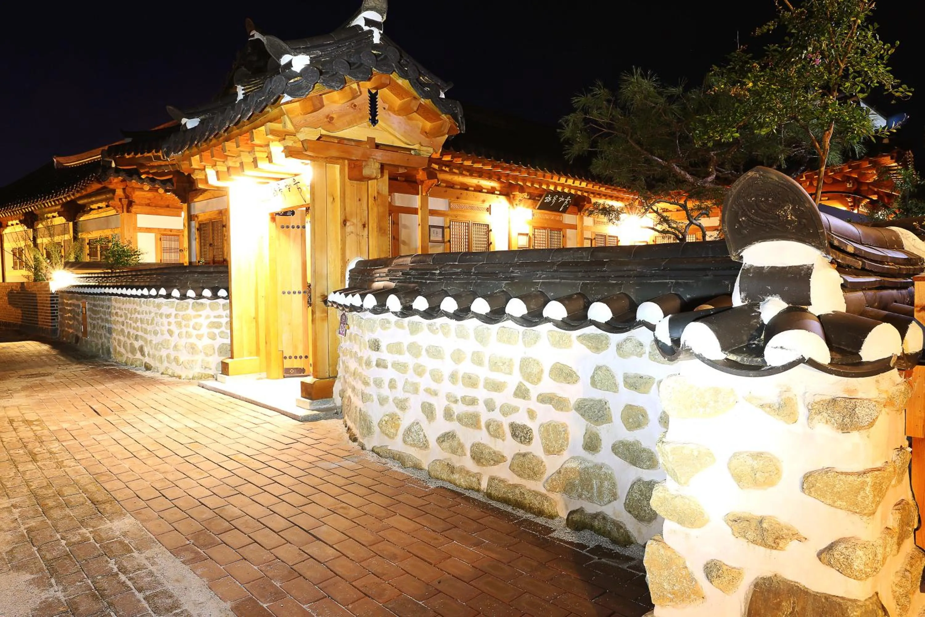 Property building in Hanok Hyeyum