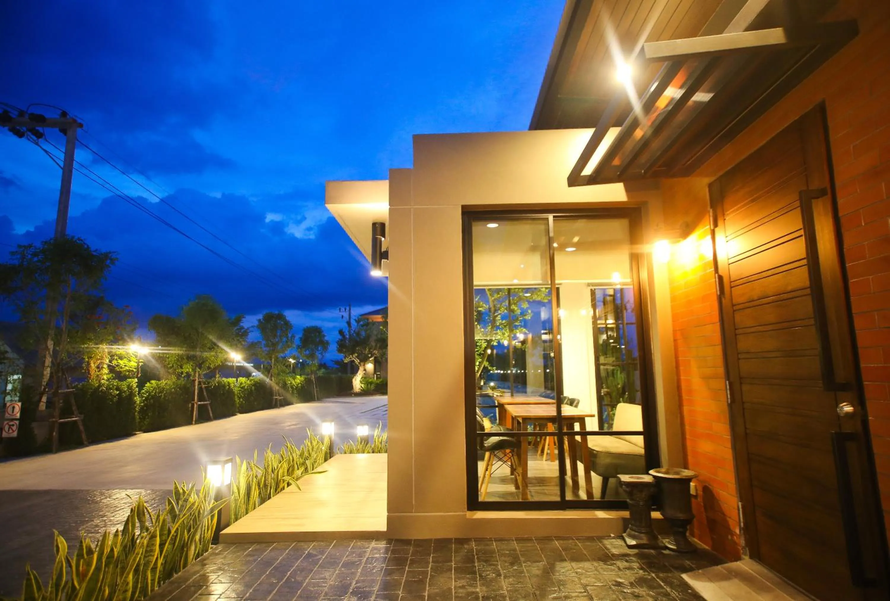 Bunprasop Garden Hotel