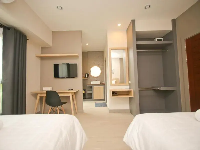 Superior Twin Room with Landmark View in Bunprasop Garden Hotel Superior Twin Room with Landmark View in Bunprasop Garden Hotel