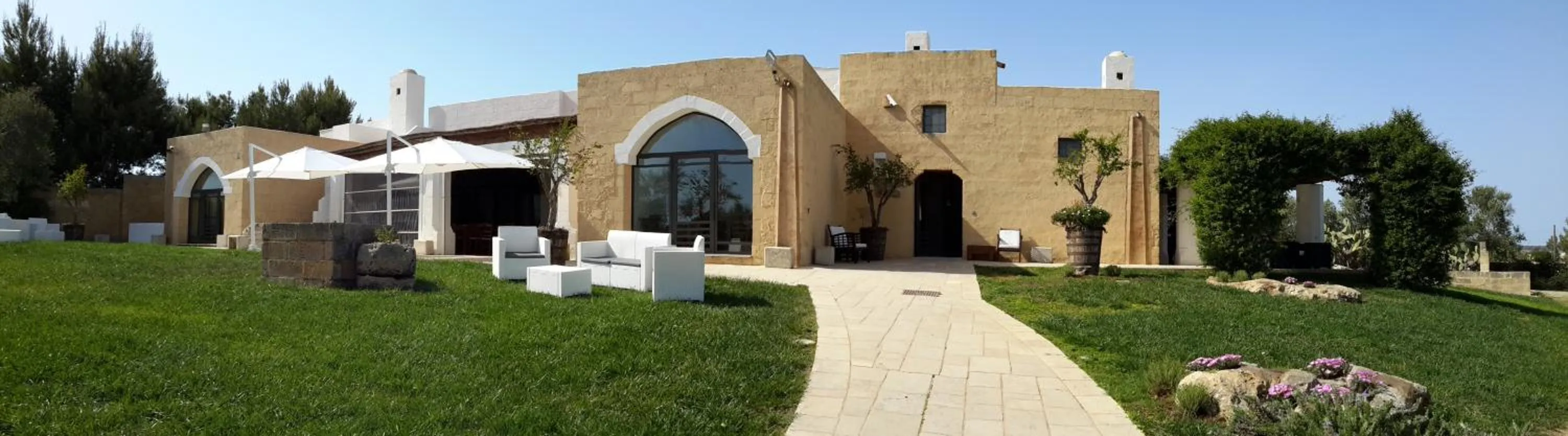 Facade/entrance in Masseria L'Antico Frantoio