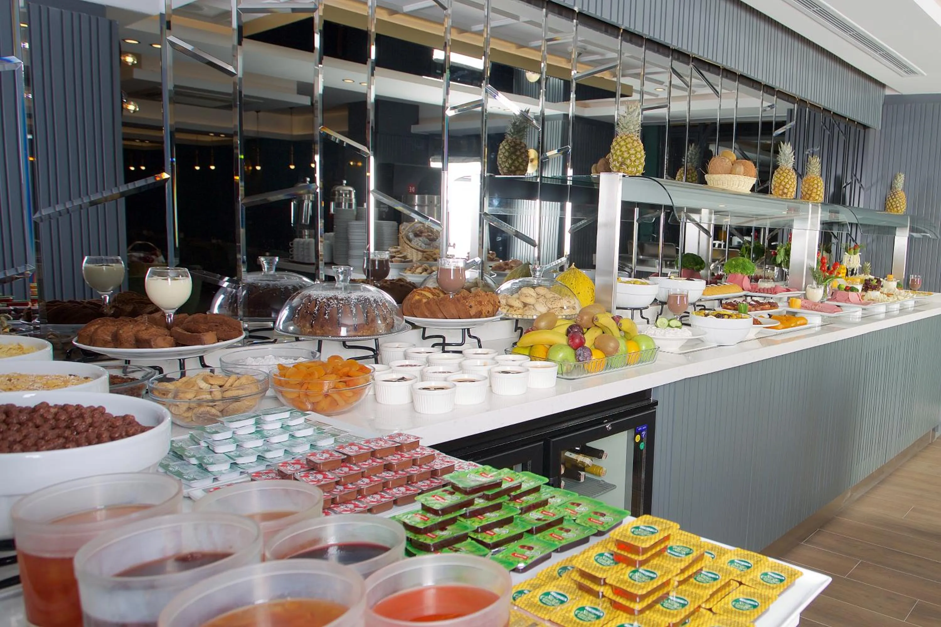 Breakfast in Amethyst Hotel