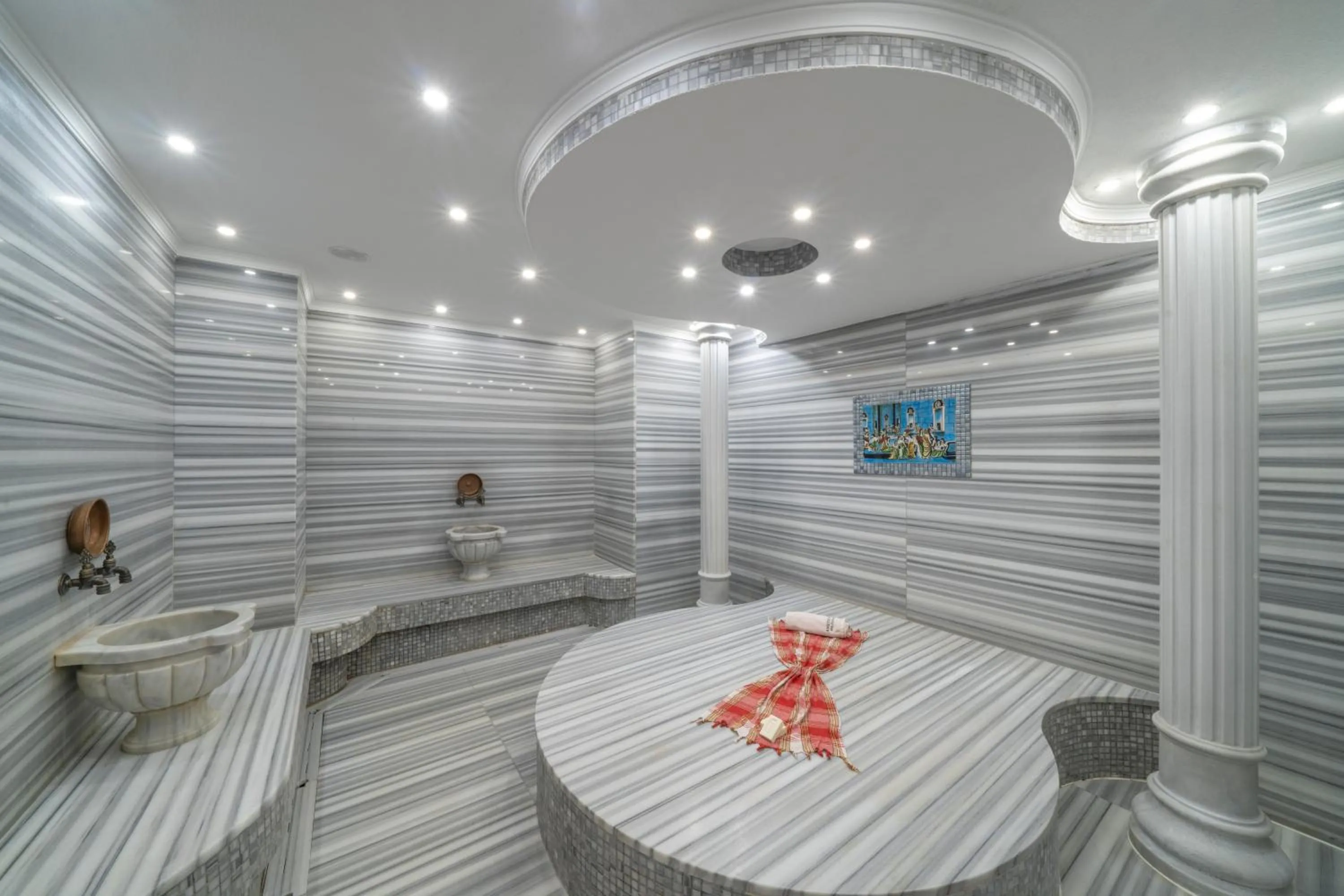 Bathroom in Amethyst Hotel