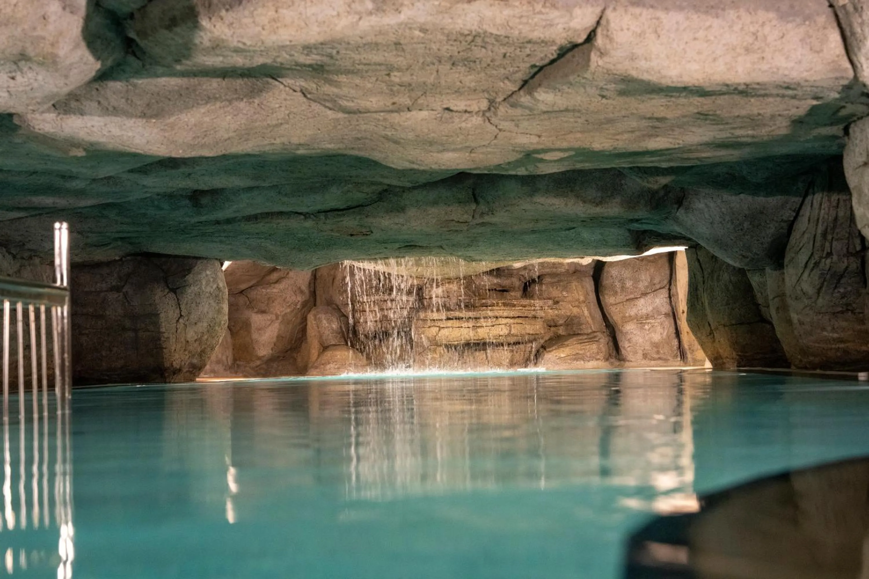 Swimming pool in Amethyst Hotel