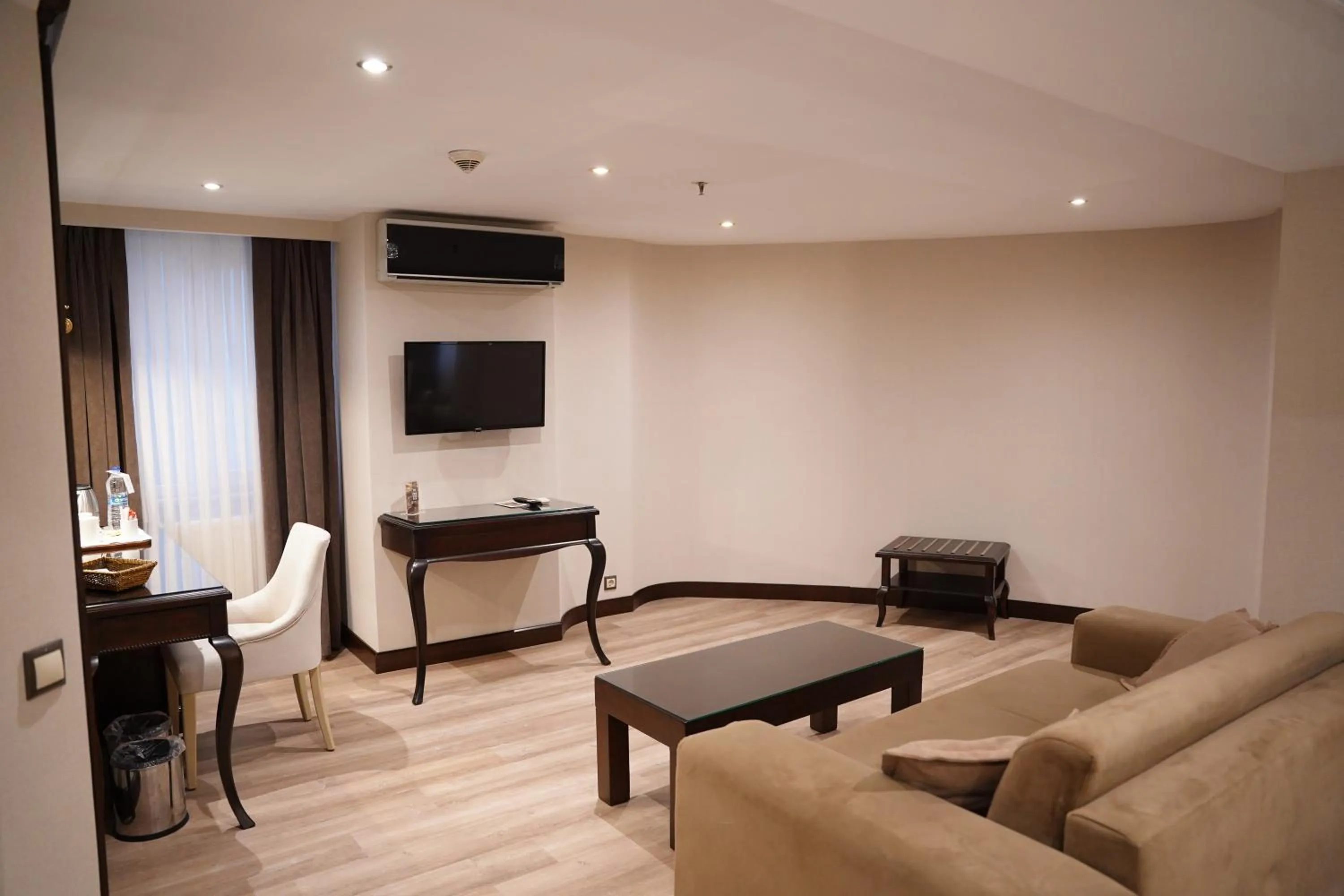 TV and multimedia in Amethyst Hotel